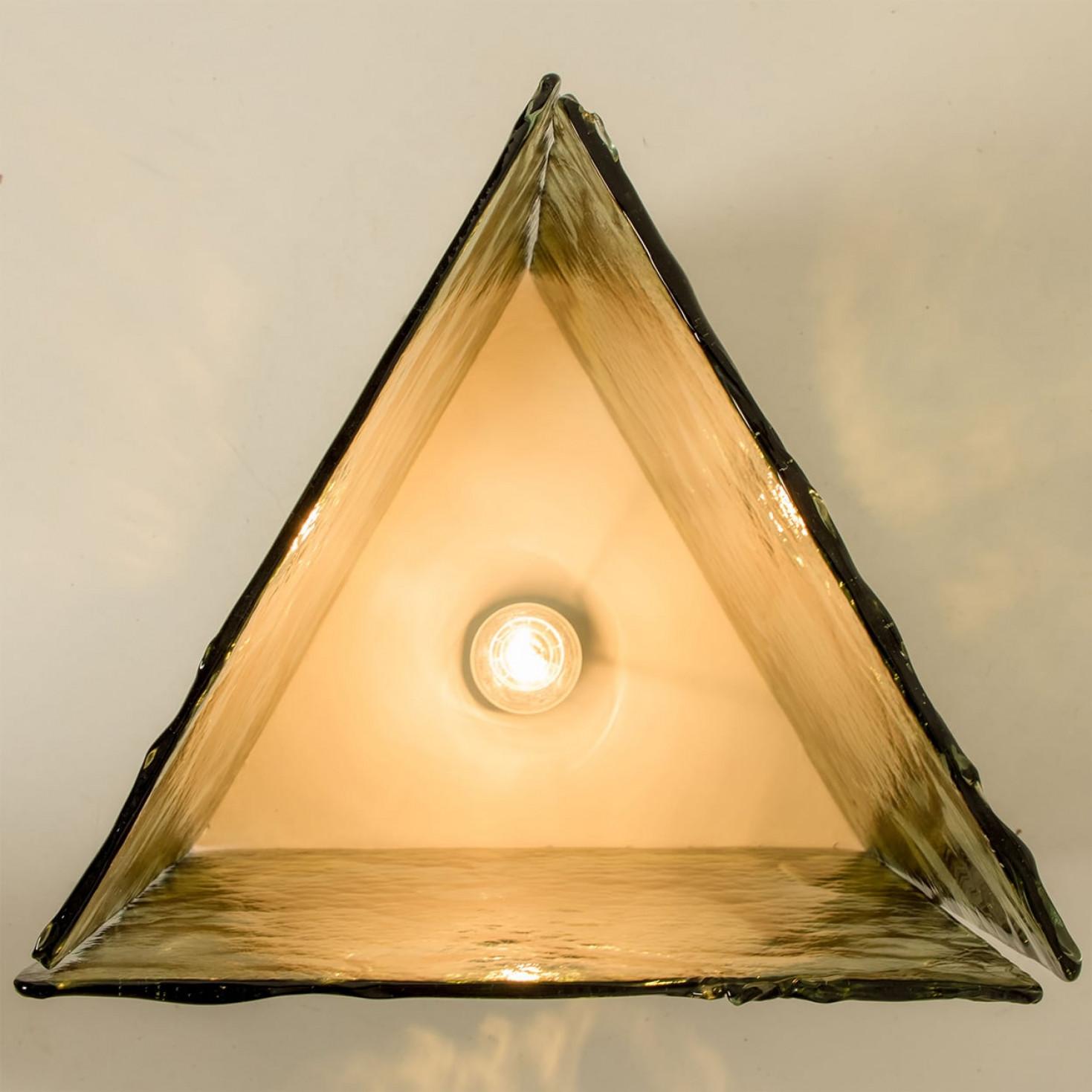 Large Cube Shaped Green Glass Floor and Table Light from Leucos, 1970 en vente 5