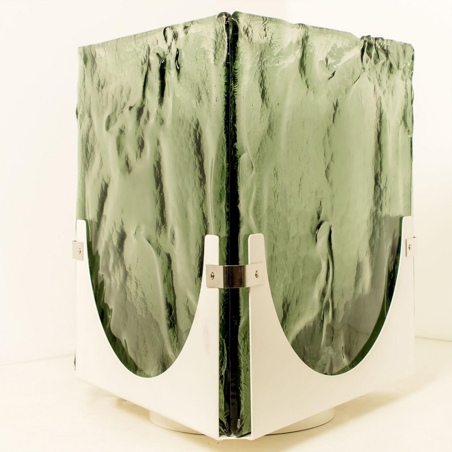 Large Cube Shaped Green Glass Floor and Table Light from Leucos, 1970 en vente 6