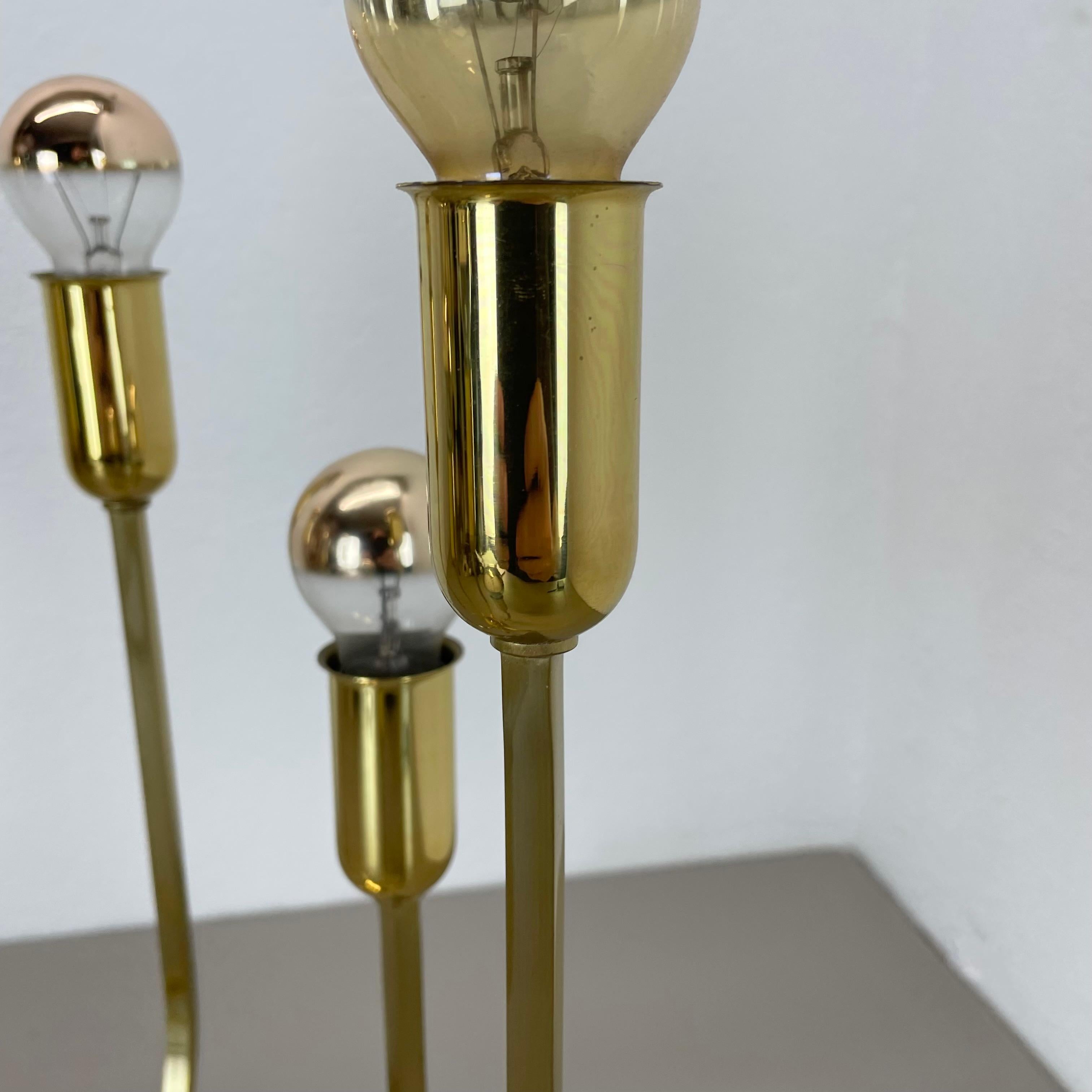Grande plafoniera CUBIC in ottone a 7 lampadine in stile Stilnovo, Italia anni '70 in vendita 4