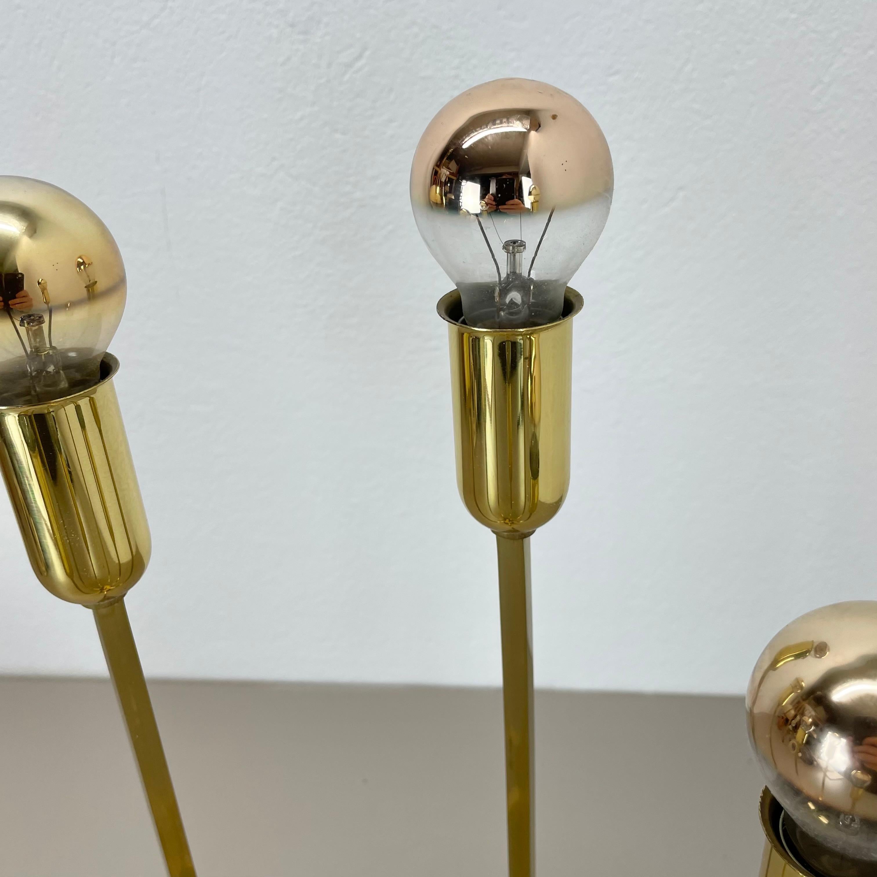 Grande plafoniera CUBIC in ottone a 7 lampadine in stile Stilnovo, Italia anni '70 in vendita 5