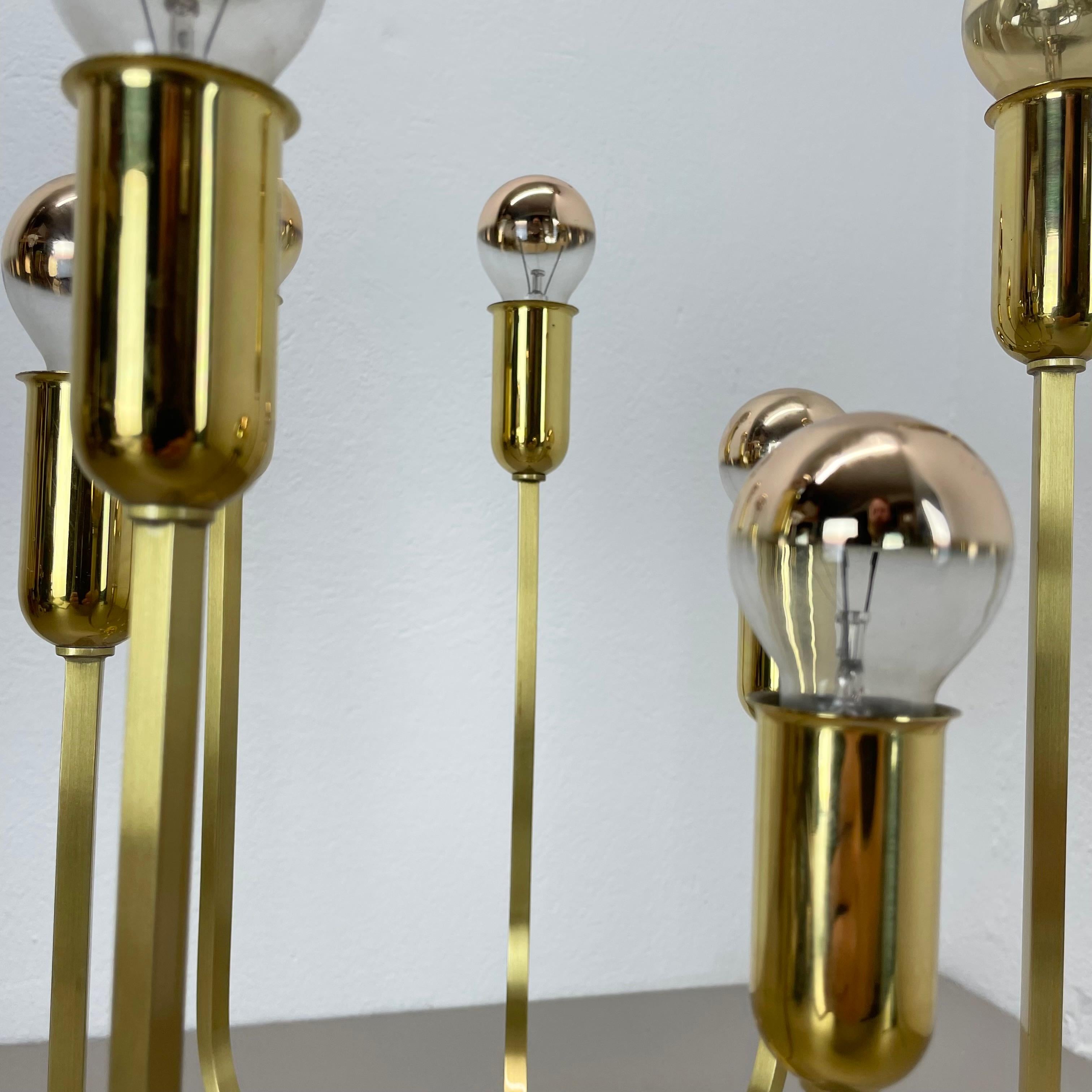 Grande plafoniera CUBIC in ottone a 7 lampadine in stile Stilnovo, Italia anni '70 in vendita 8