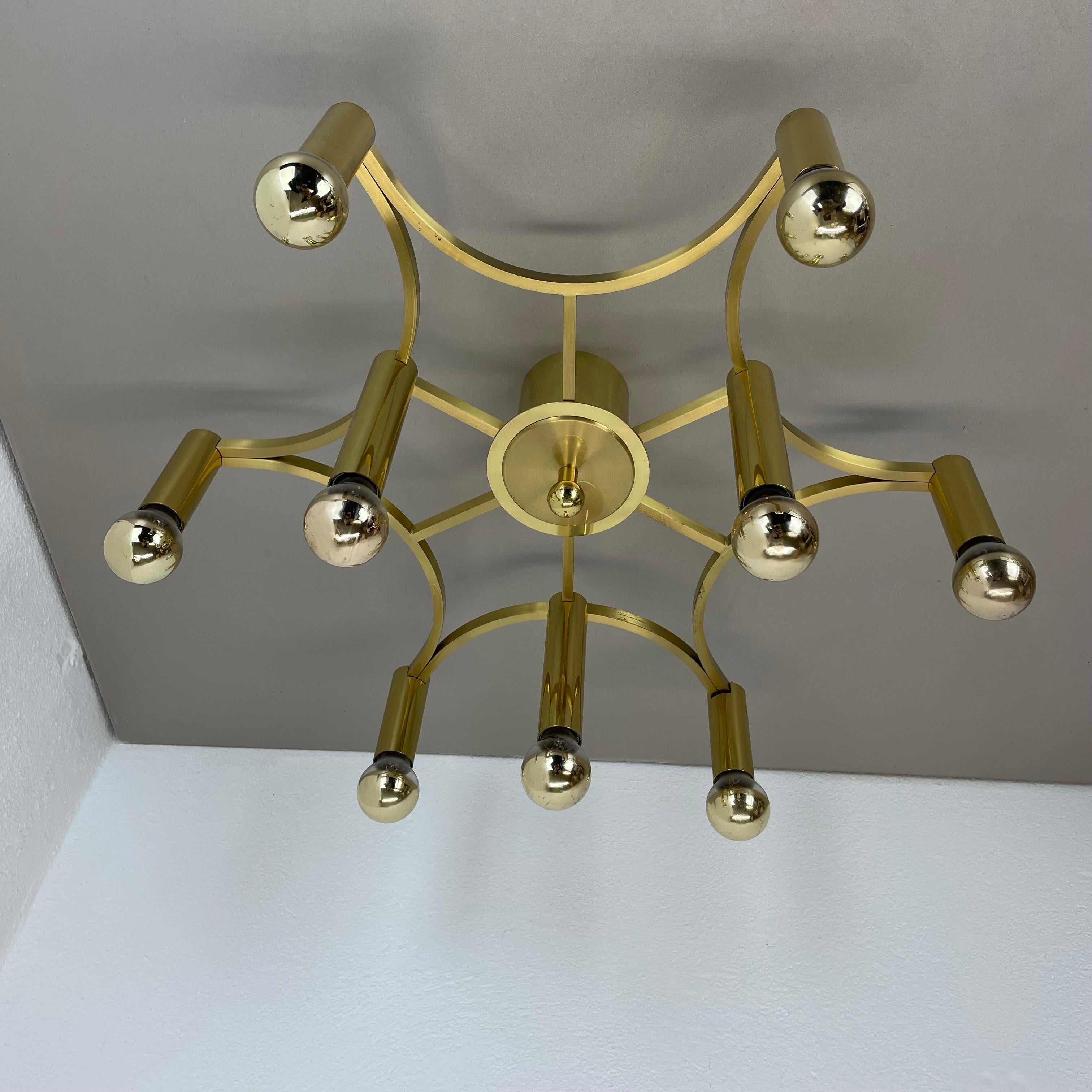 Grande plafoniera CUBIC in ottone a 9 lampadine in stile Stilnovo, Italia anni '60 in vendita 6