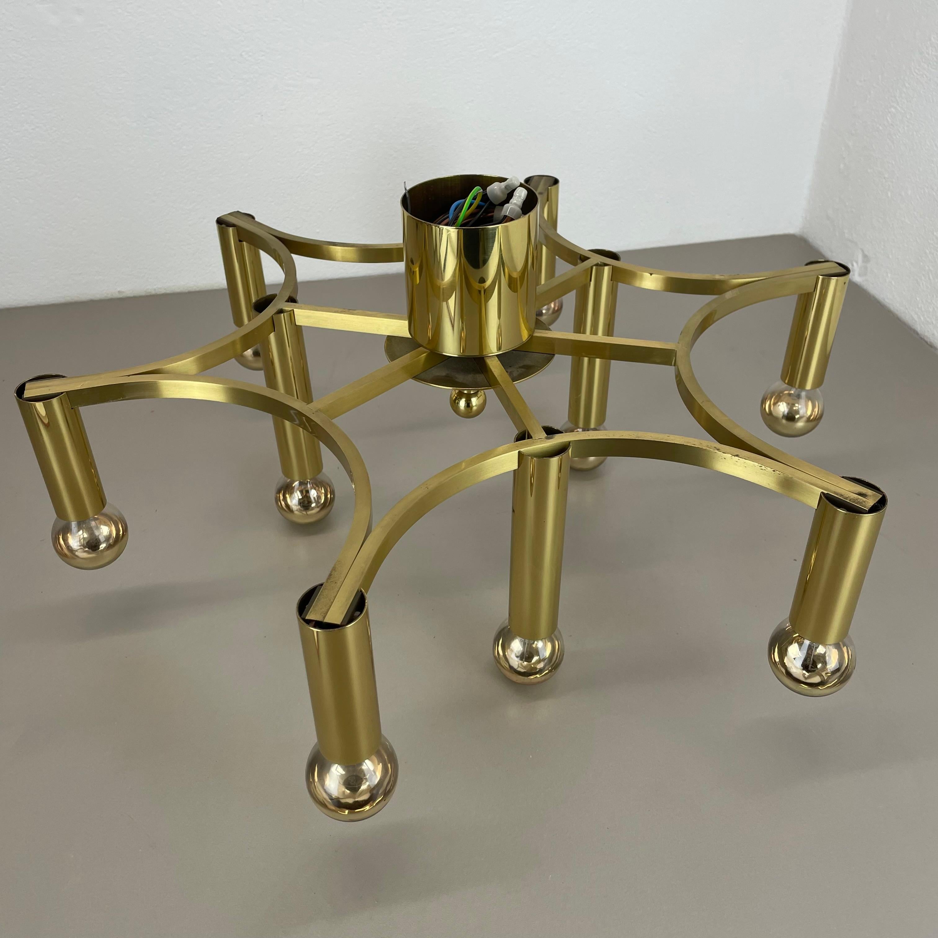 Grande plafoniera CUBIC in ottone a 9 lampadine in stile Stilnovo, Italia anni '60 in vendita 7