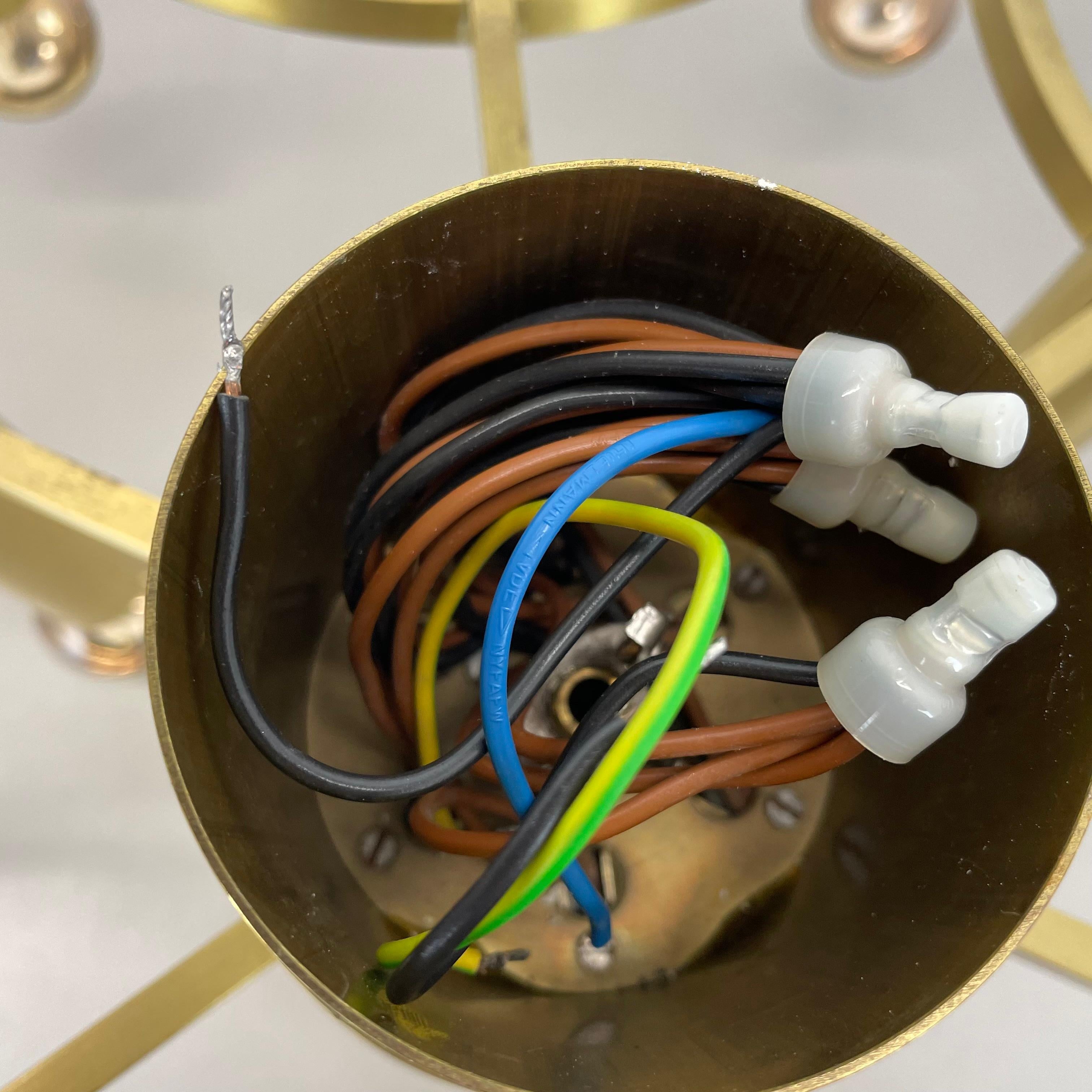 Grande plafoniera CUBIC in ottone a 9 lampadine in stile Stilnovo, Italia anni '60 in vendita 10