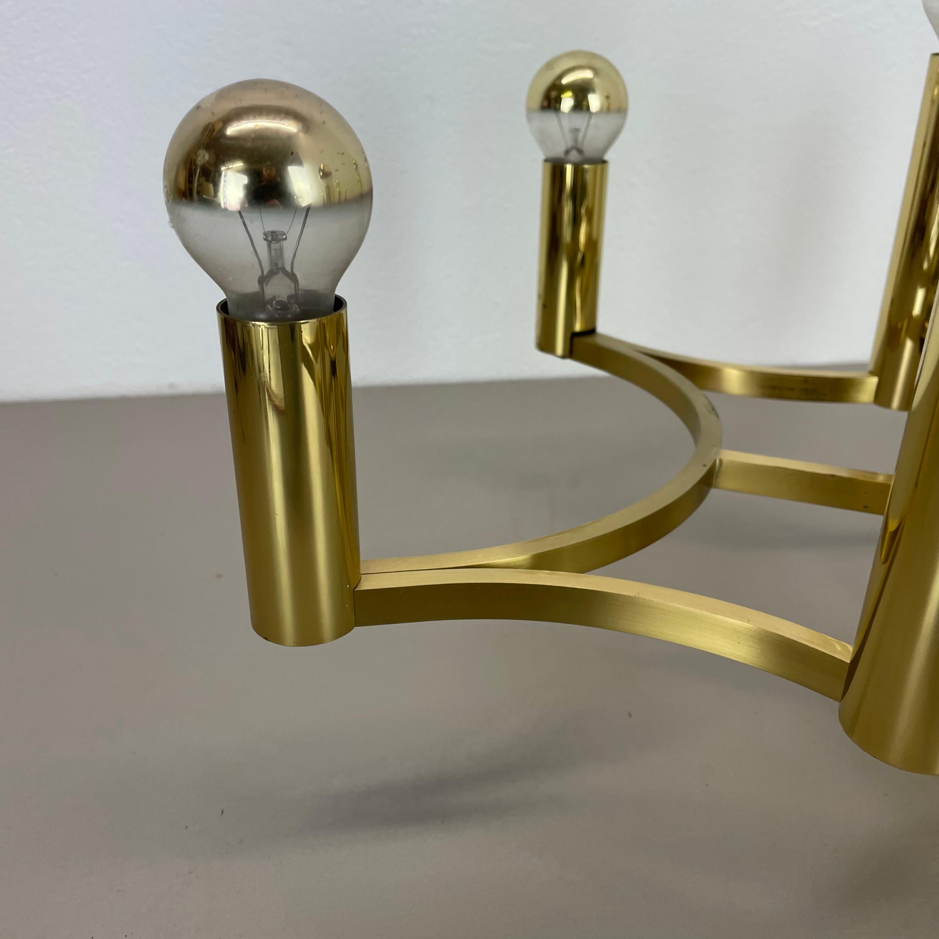 Italiano Grande plafoniera CUBIC in ottone a 9 lampadine in stile Stilnovo, Italia anni '60 in vendita