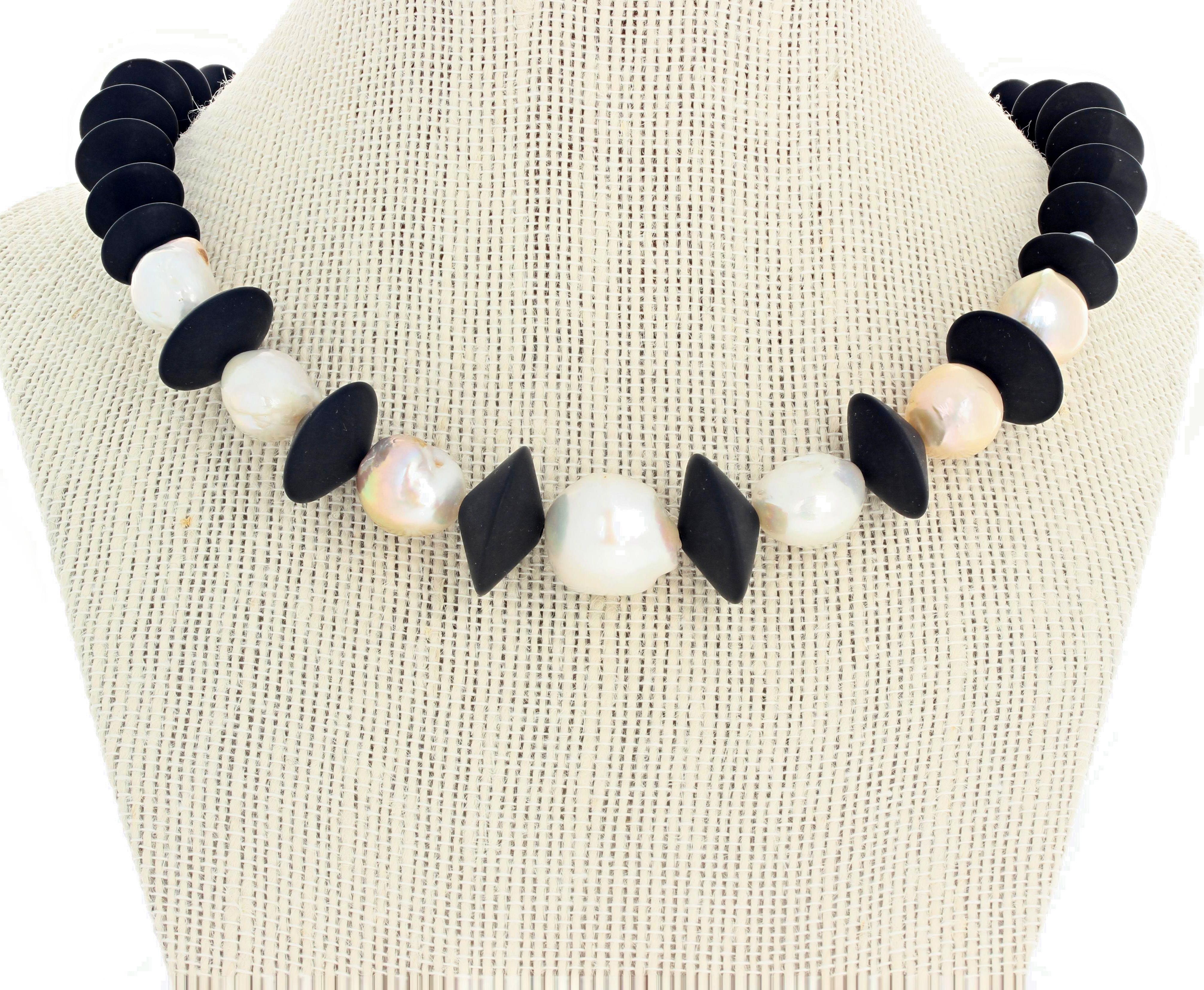 AJD Stunningly Beautiful Elegant Natural Cultured Real Pearls & Black Onyx In New Condition For Sale In Raleigh, NC