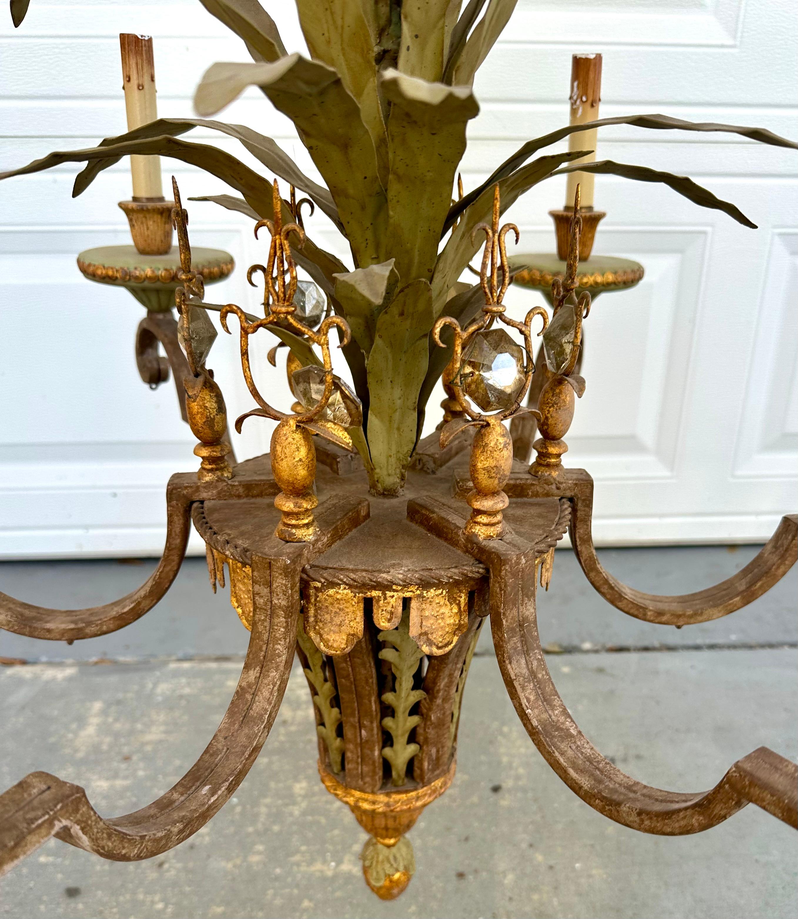 Legno Grande lampadario a sei luci Currey & Co. in vendita