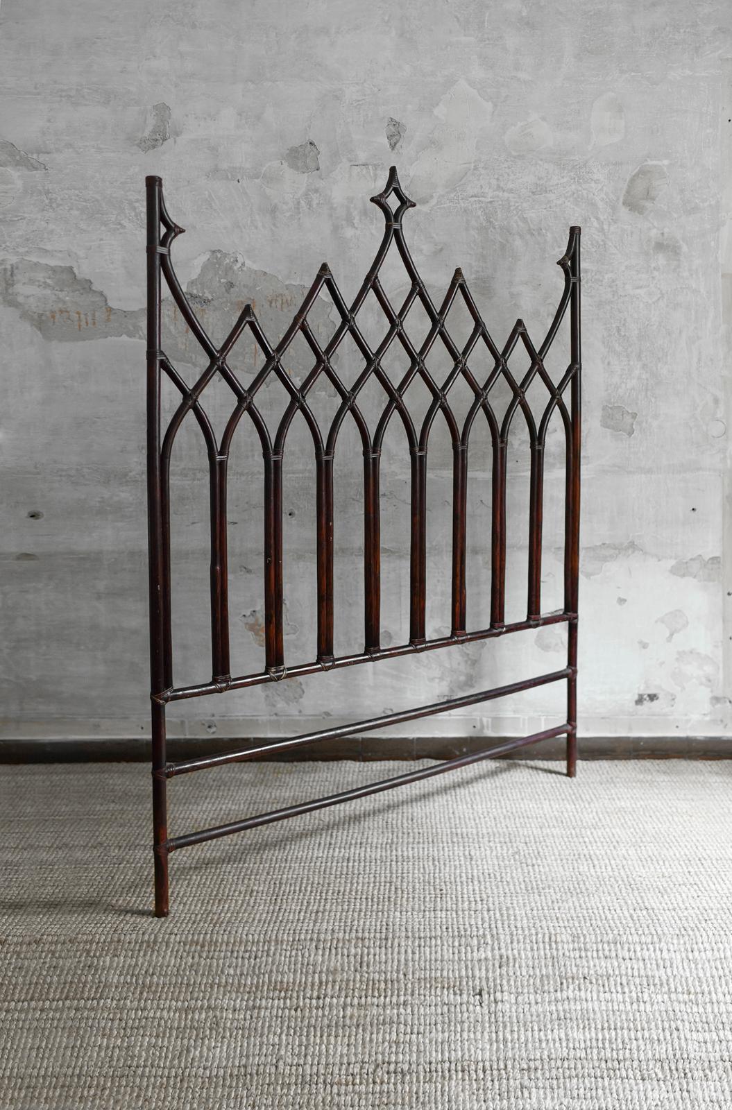 Large curved bamboo headboard – Lyda Levi for Mcguire San Francisco, 1970 In Good Condition For Sale In Roma, RM