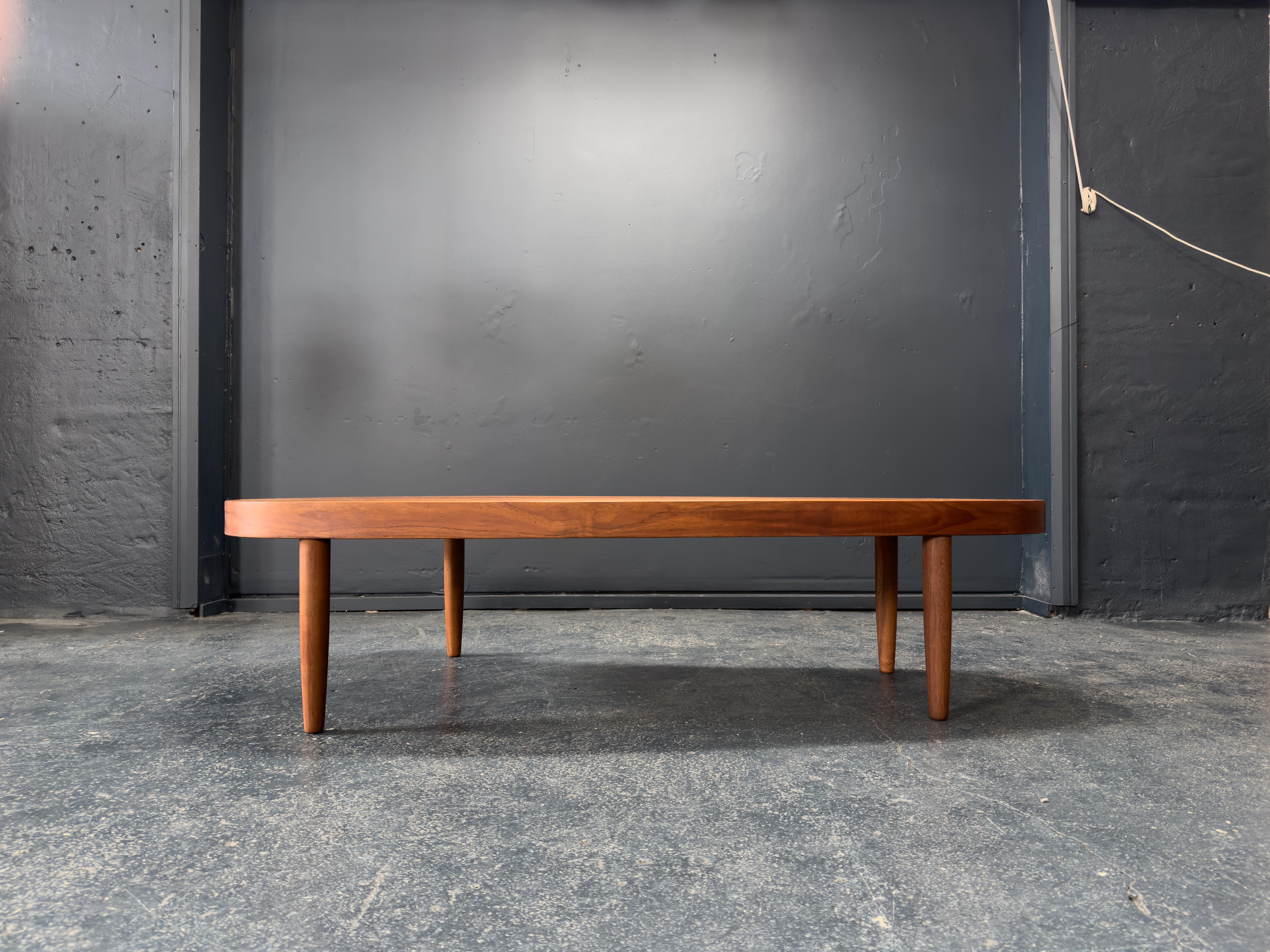 Large Curved Coffee Table In Good Condition For Sale In London, GB