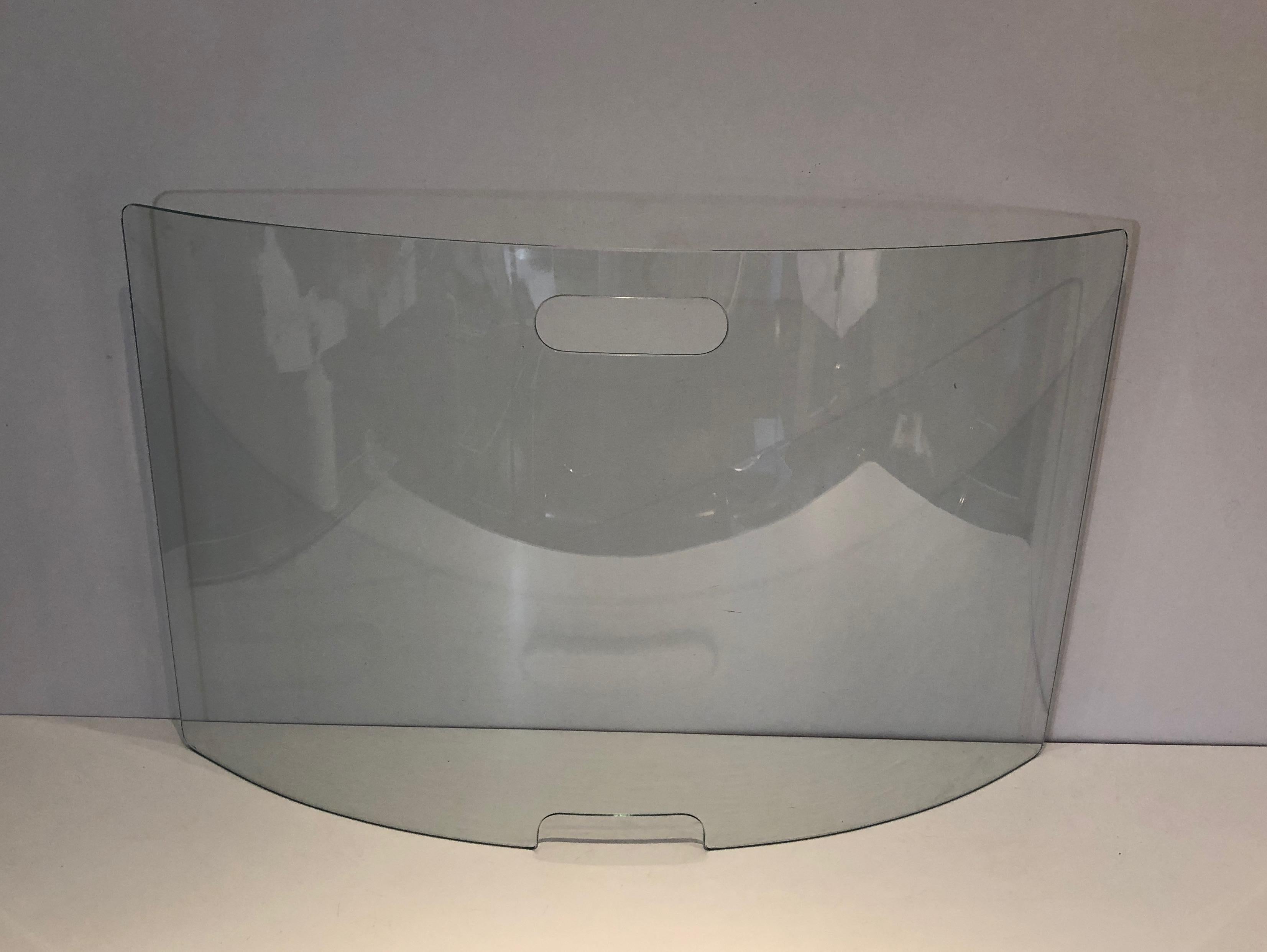 Große gebogene Glas-Design-Kaminwand im Angebot 13