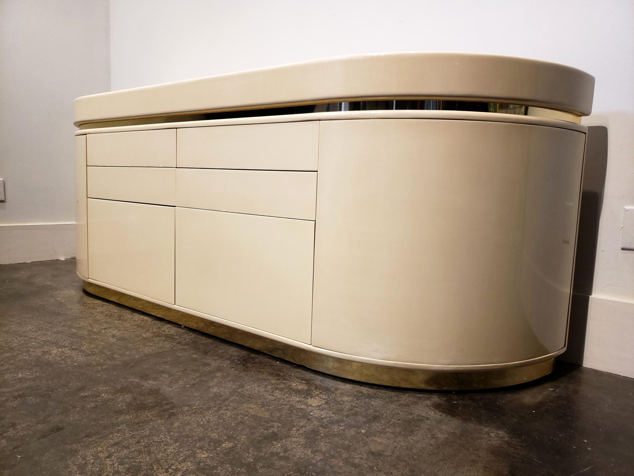 Large Curved Lacquered Off-White Cream Credenza by J. Wade Beam, circa 1980 In Good Condition In Dallas, TX