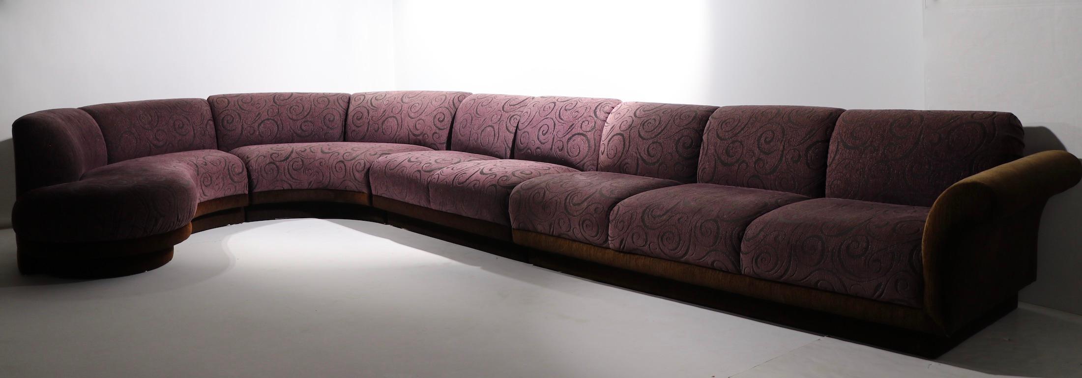 Hollywood Regency Grand canapé sectionnel incurvé de Weiman  en vente