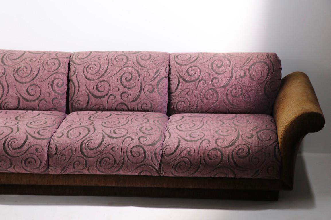 Gebogenes Sechseck-Sofa von Weiman  im Angebot 2
