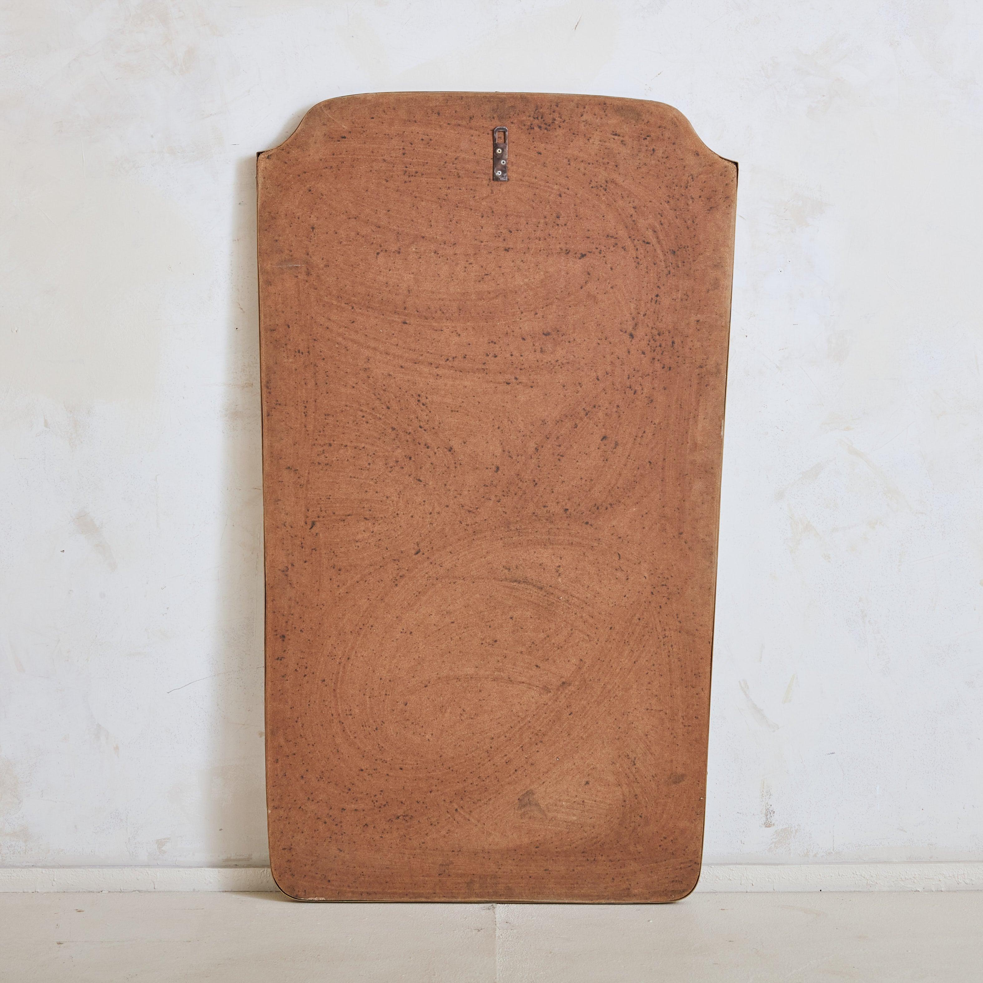 Grande specchio con cornice in ottone con piano curvo n. 01, Italia, anni '70 in vendita 3