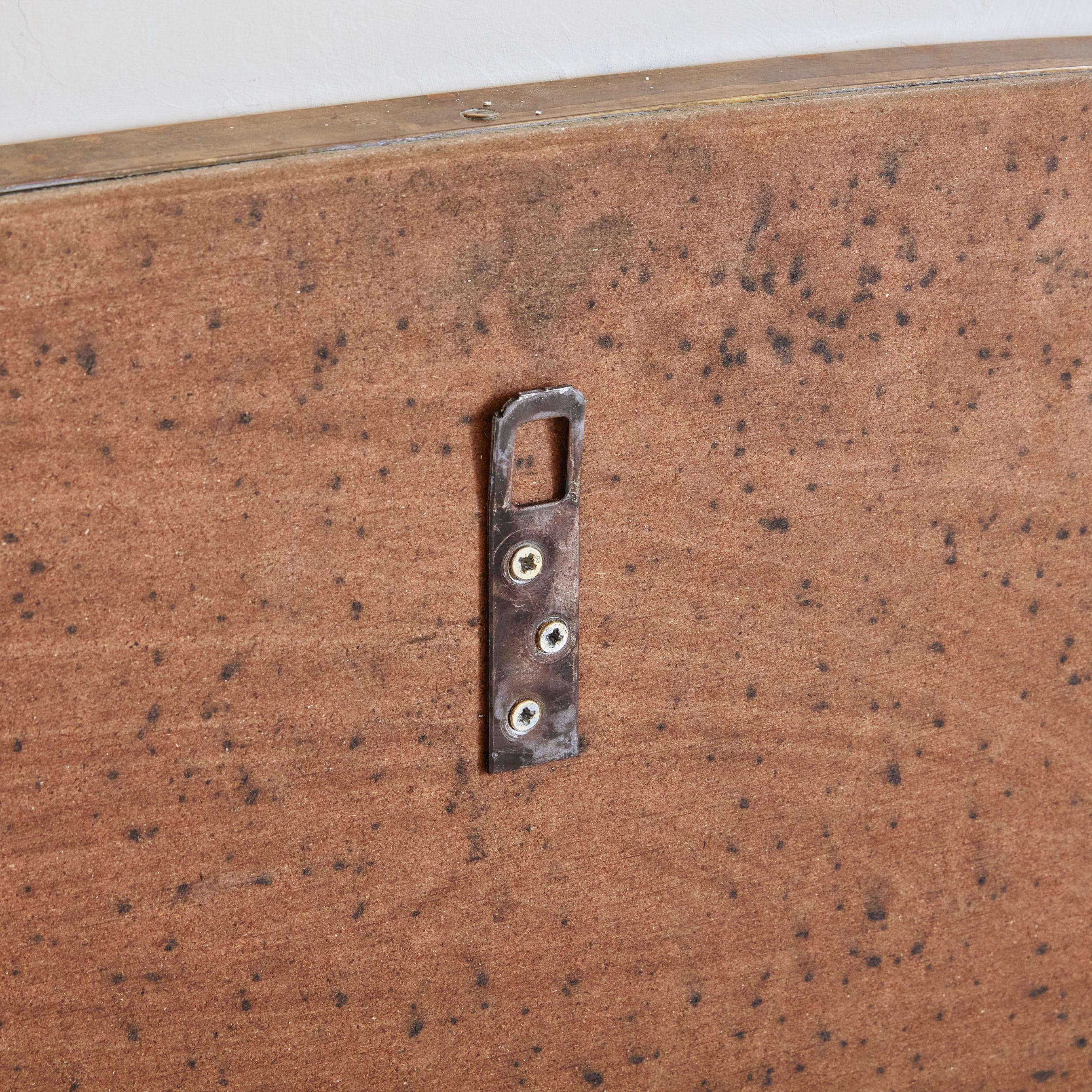 Grande specchio con cornice in ottone con piano curvo n. 01, Italia, anni '70 in vendita 4