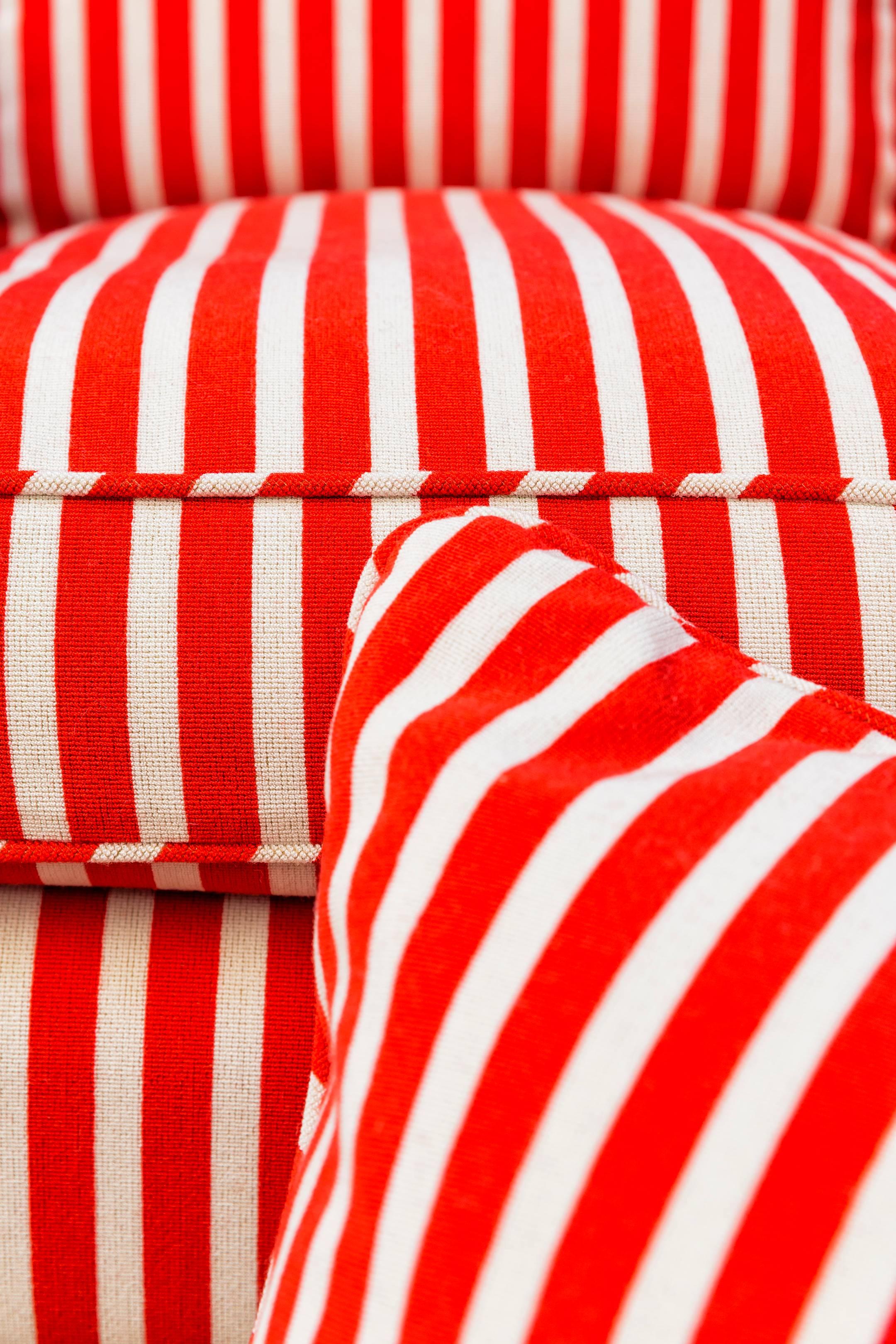 Large cushion in red and white Aeneas Epinglé by Gert Voorjans for Jim Thompson's Spring / Summer 2018 collection. 

Aeneas by Gert Voorjans for Jim Thompson:
This classic épinglé stripe is handsomely colored in bold two-color pairings. The dense