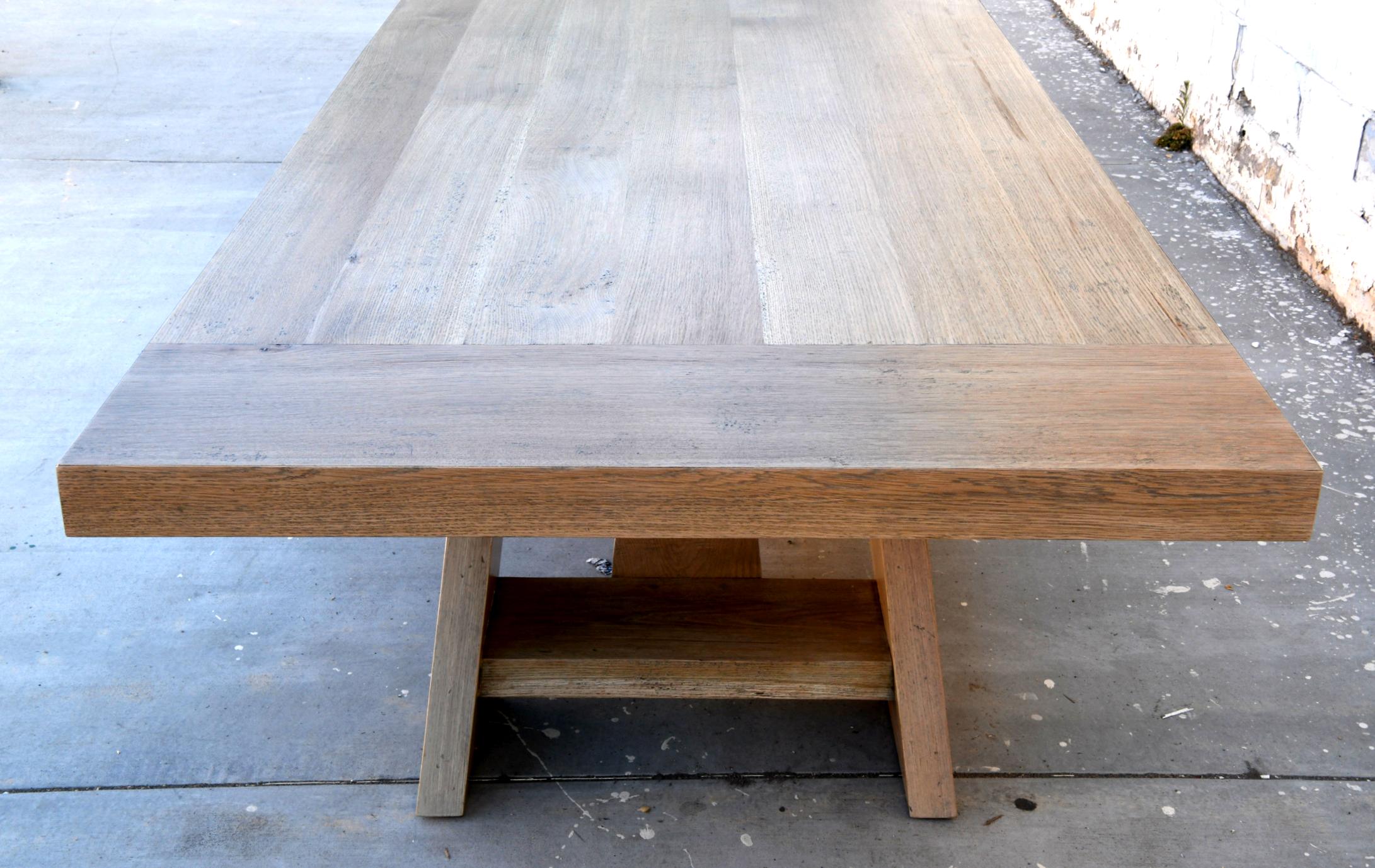 Grande table de banquet sur mesure, fabriquée en chêne blanc scié sur mesure Neuf - En vente à Los Angeles, CA