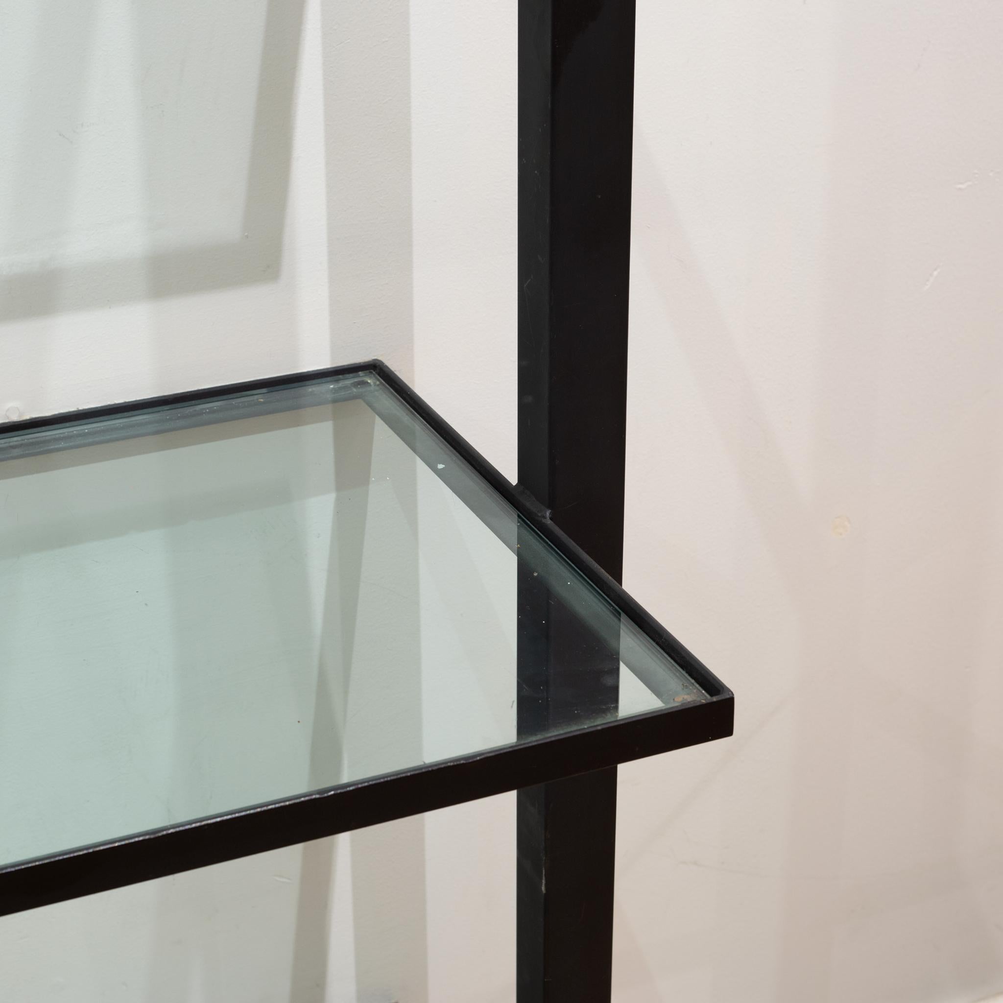 Großes maßgefertigtes Regal aus schwebendem Stahl und Glas, ca. 2014 im Angebot 1