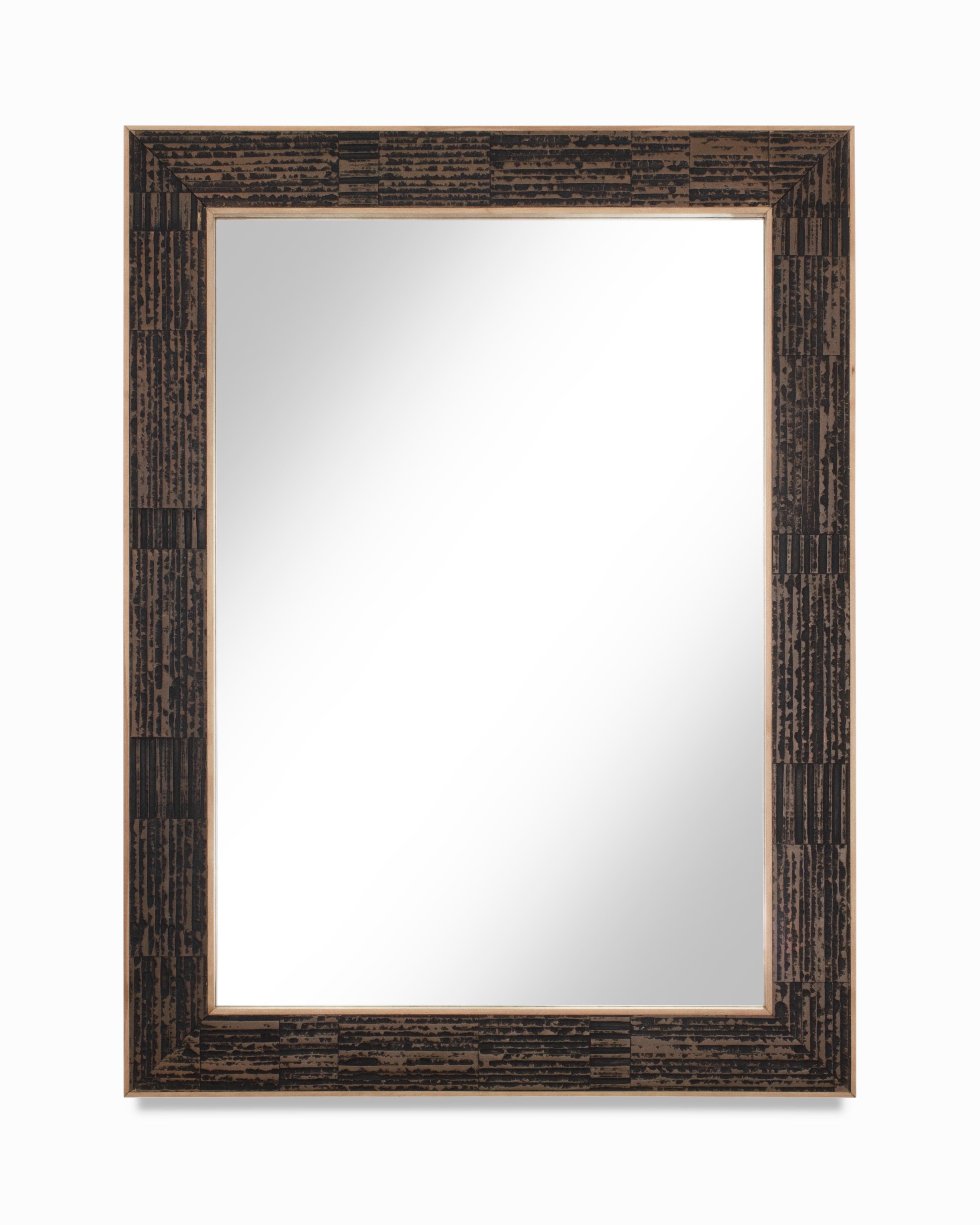 Grand miroir sur mesure construit à partir de panneaux vintage du milieu du siècle de Formes et Surfaces avec un nouveau cadre en bois de bouleau. Ce magnifique et imposant miroir mesure environ 36,75