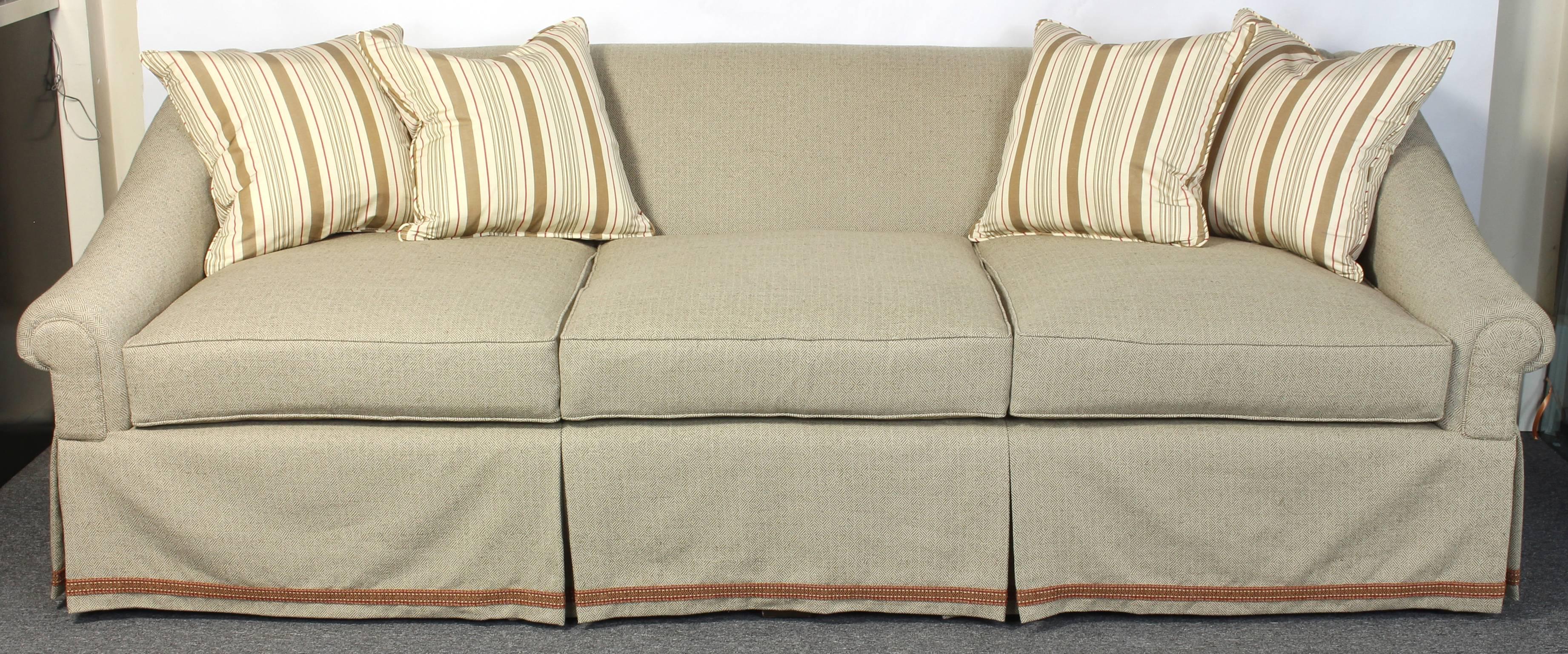 Large Custom-Made Deep Seated Sofa In Excellent Condition In Kilmarnock, VA