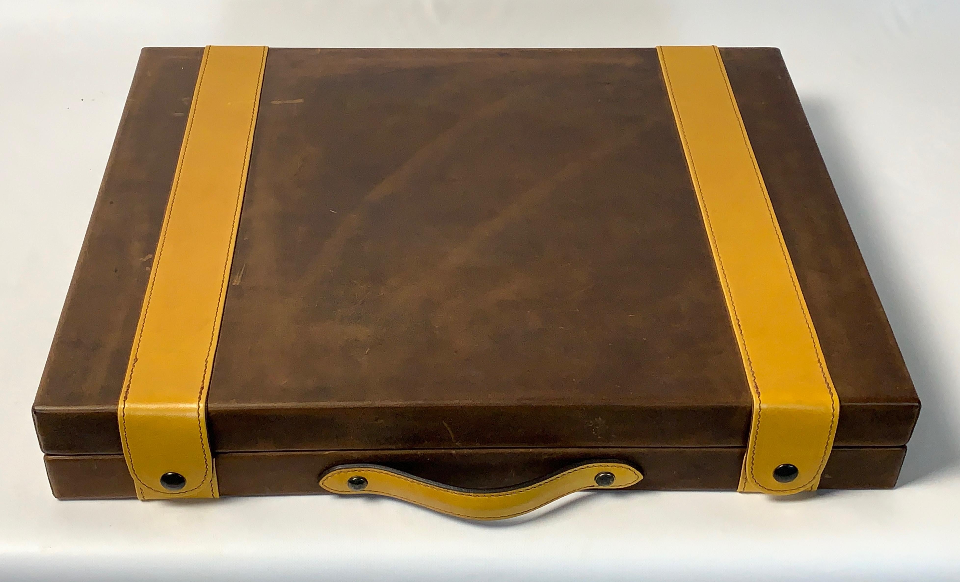 Large Custom Made Leather Backgammon Set In Good Condition In Kilmarnock, VA