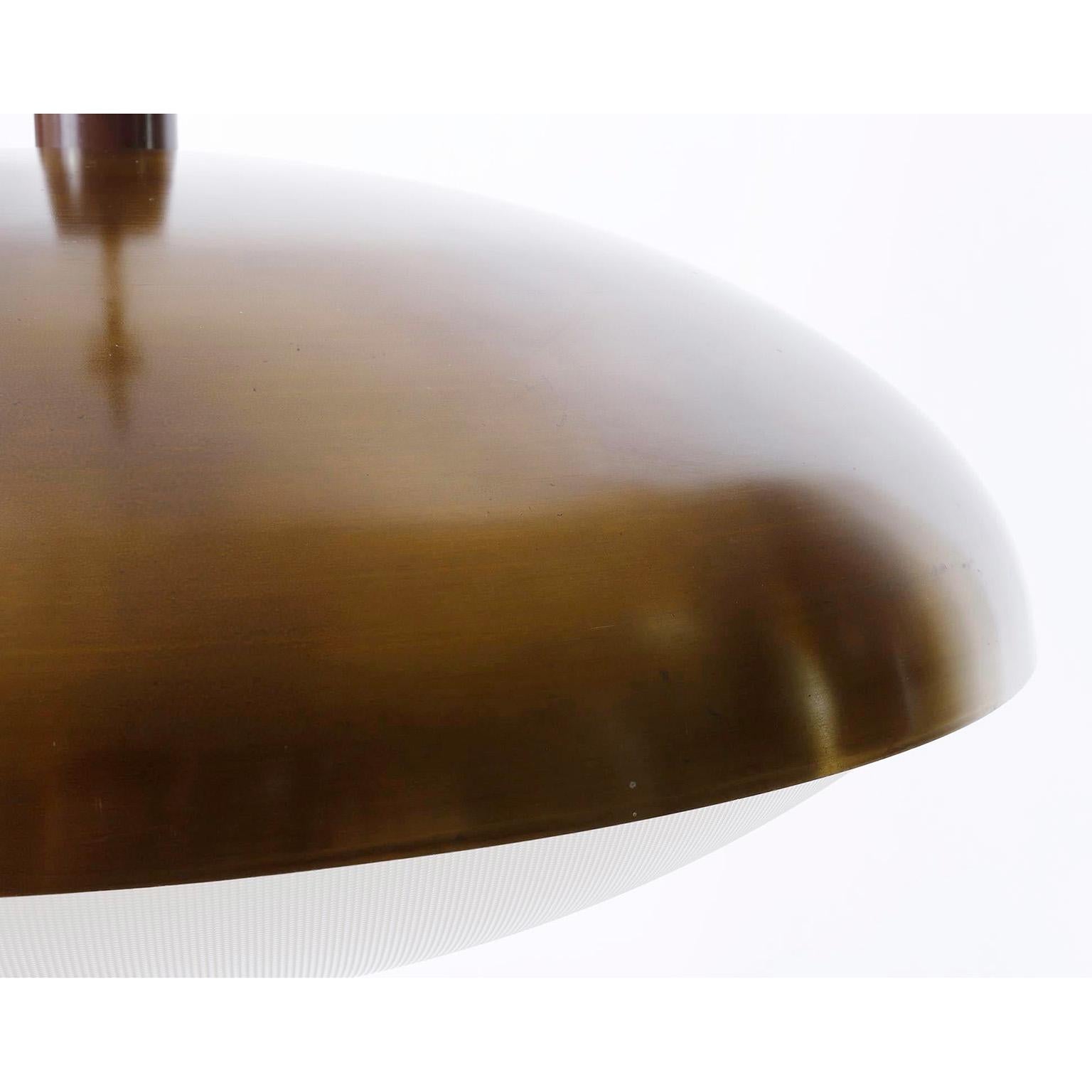 Fine XX secolo Grande lampadario a sospensione su misura J.T. Kalmar, Plexiglass di rame, anni '70 in vendita
