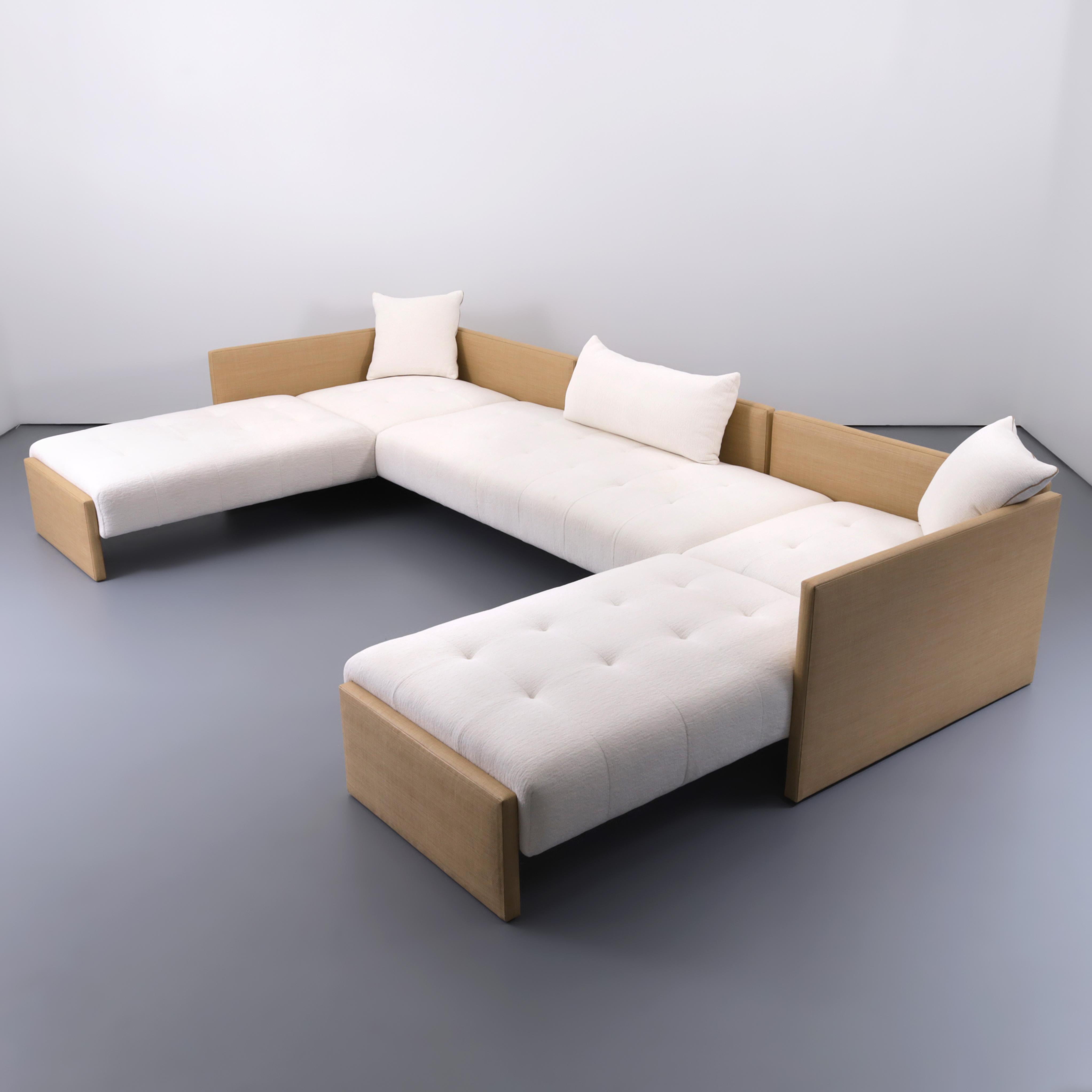 Artistics/Designer ; Fabricant : inconnu
Marquage(s) ; notes : pas de marquage(s) apparent(s)
Matériaux : tissu d'ameublement
Dimensions (H, L, P) : hors tout : 32 