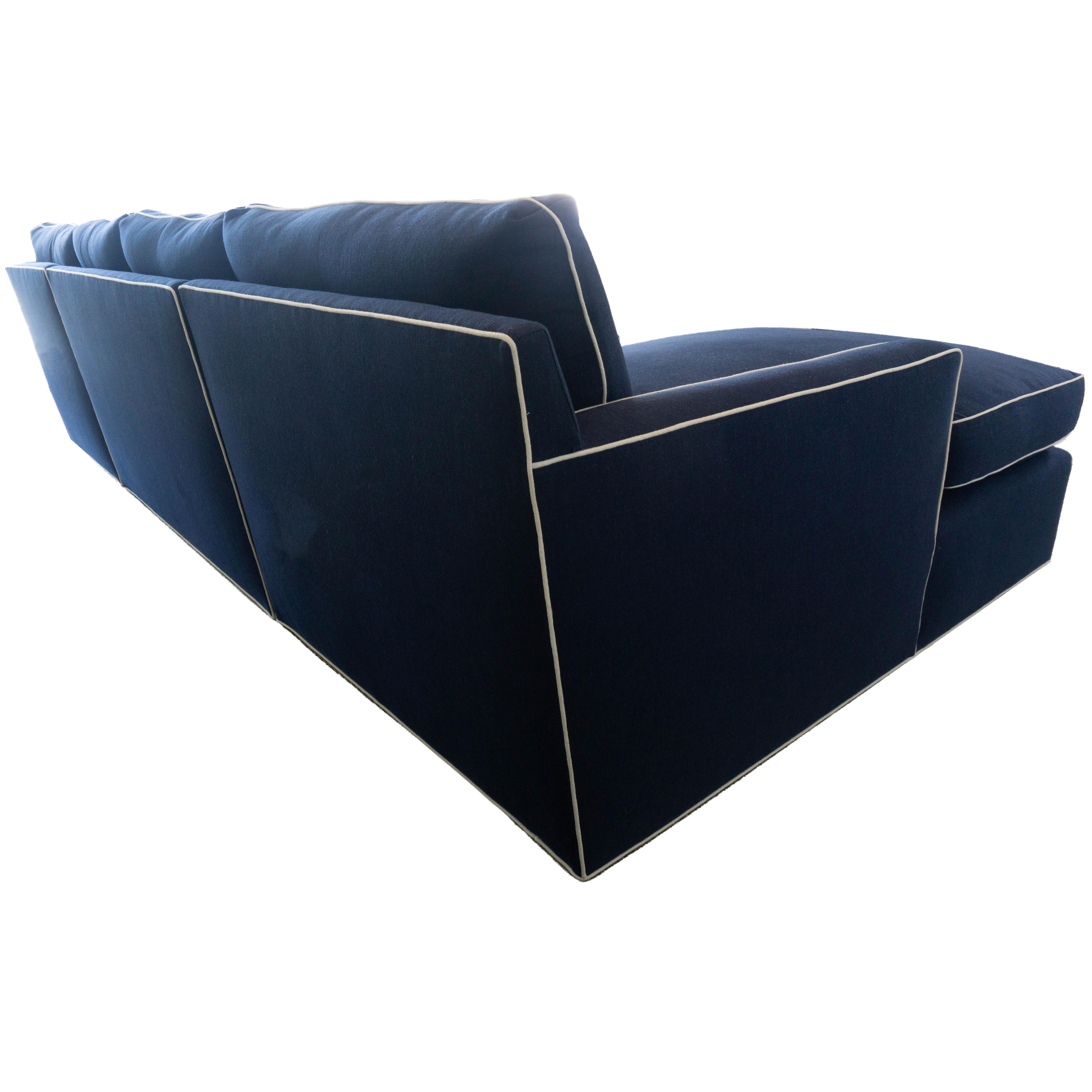 Moderne Grand canapé sectionnel personnalisé avec chaise longue en vente