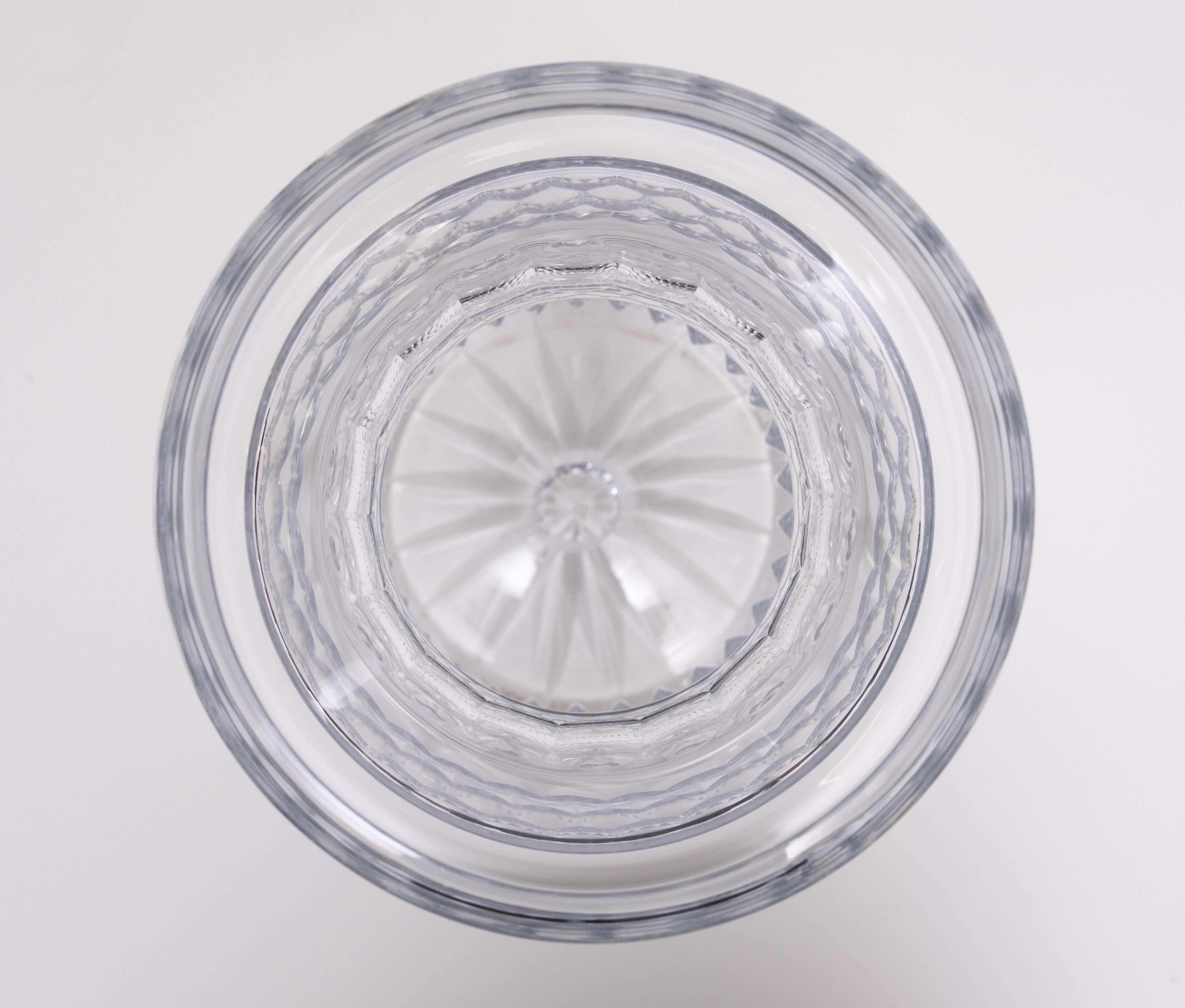 Intagliato Grande vaso di cristallo tagliato 1960 Belgio in vendita