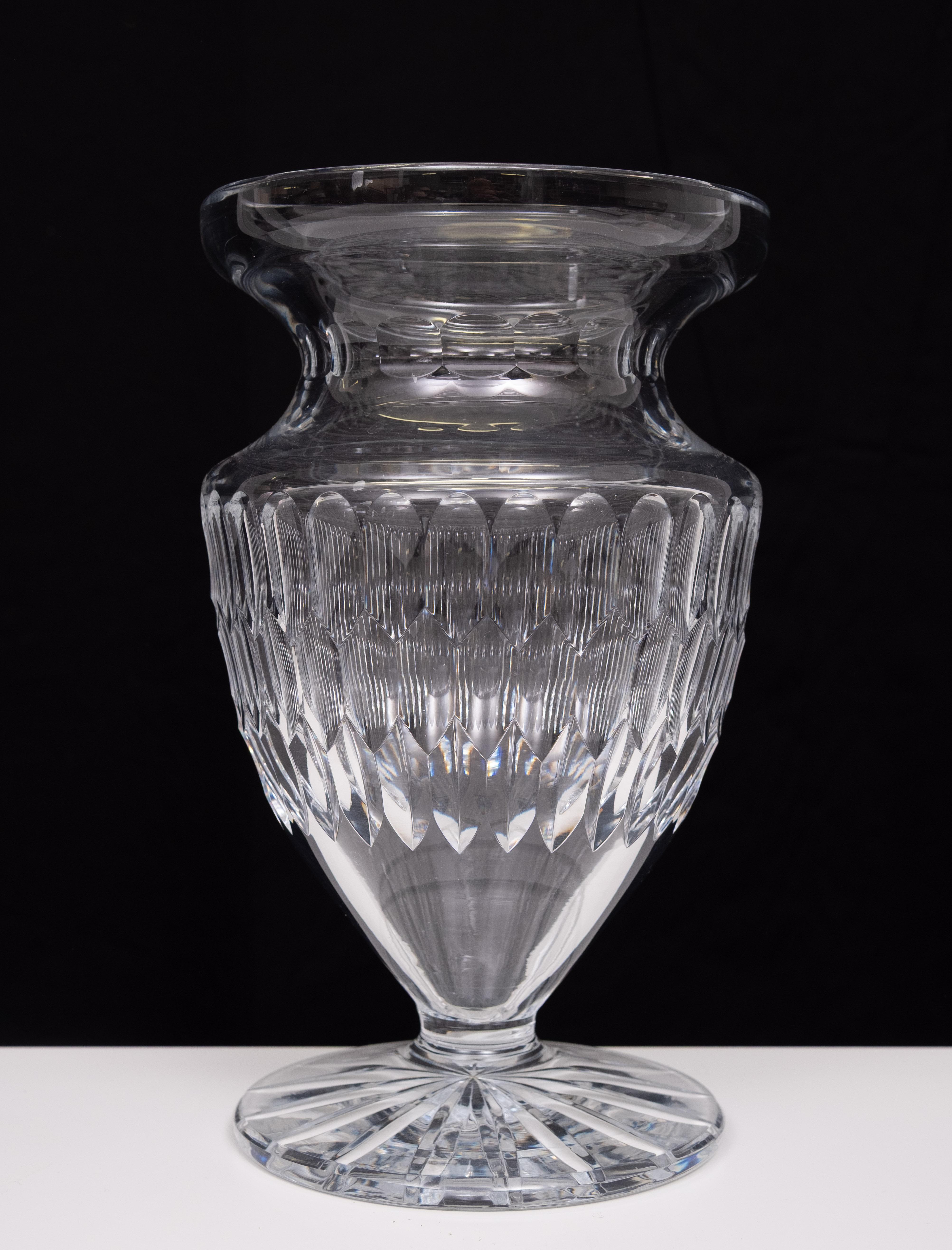 Grande vaso di cristallo tagliato 1960 Belgio In condizioni buone in vendita a Den Haag, NL