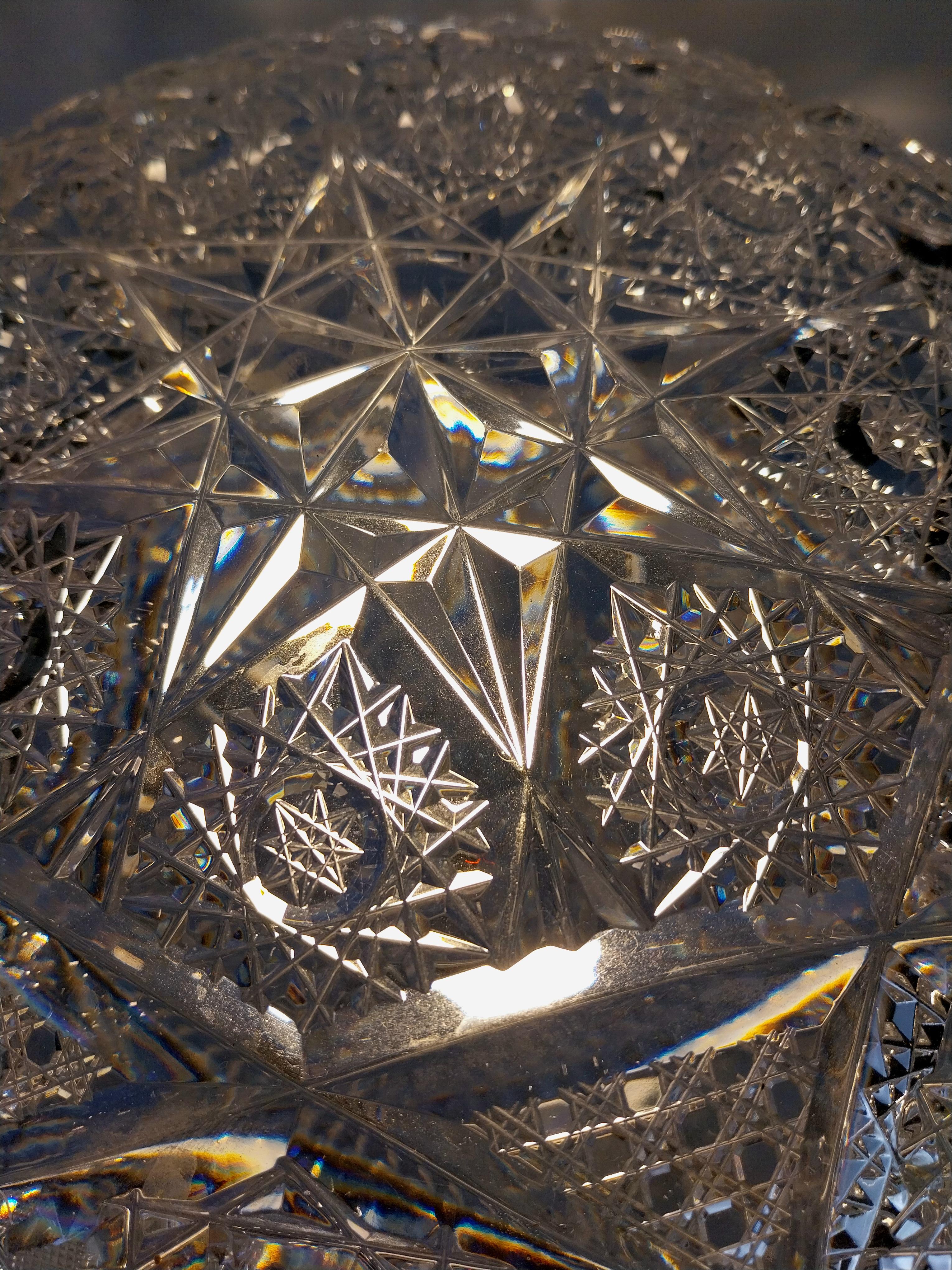 Grande lampe de table en verre taillé en vente 9