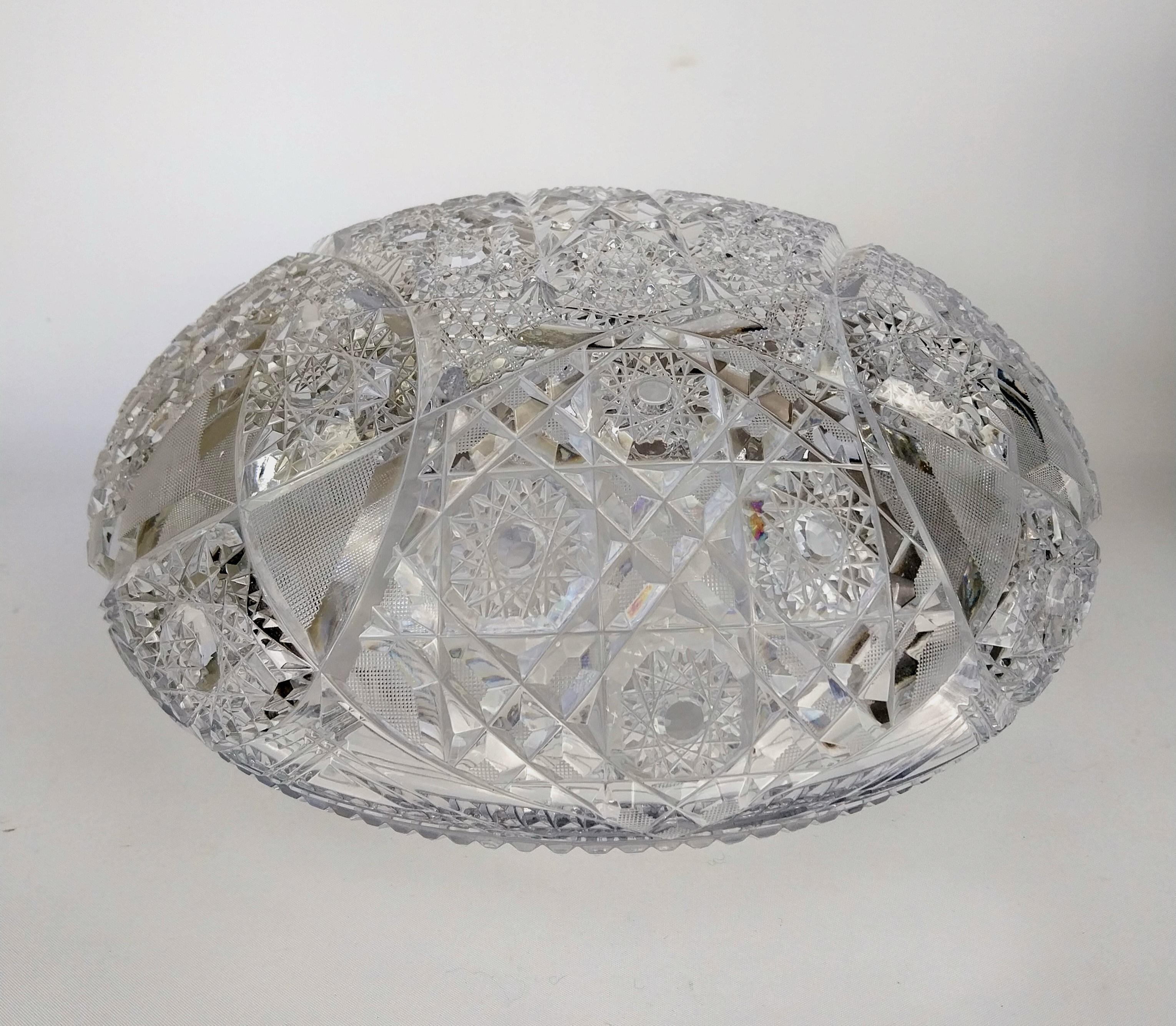 Verre taillé Grande lampe de table en verre taillé en vente
