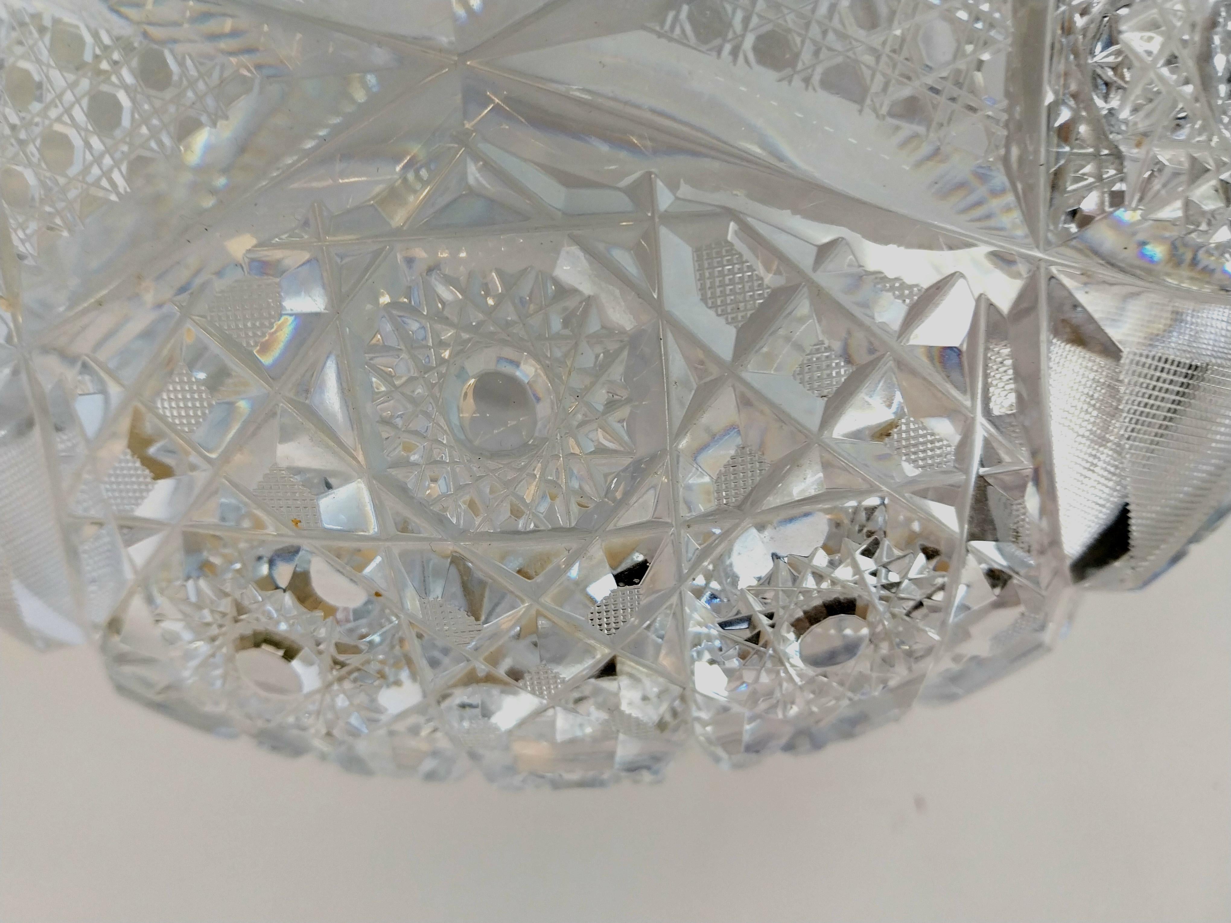 Grande lampe de table en verre taillé en vente 1