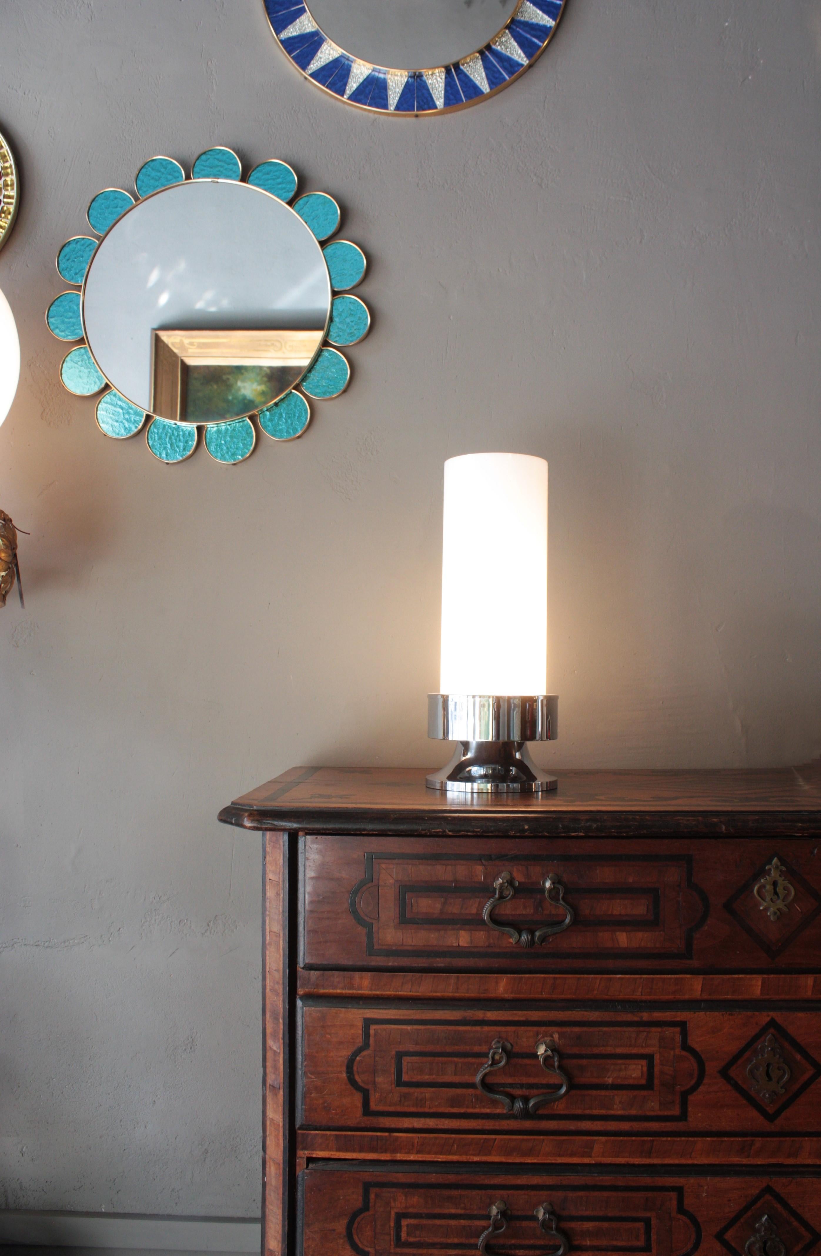 Grande lampe de table à cylindre avec base en acier chromé, Italie 1960 en vente 2