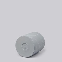 Grand vase cylindrique gris moyen en céramique avec motif de lignes graphiques