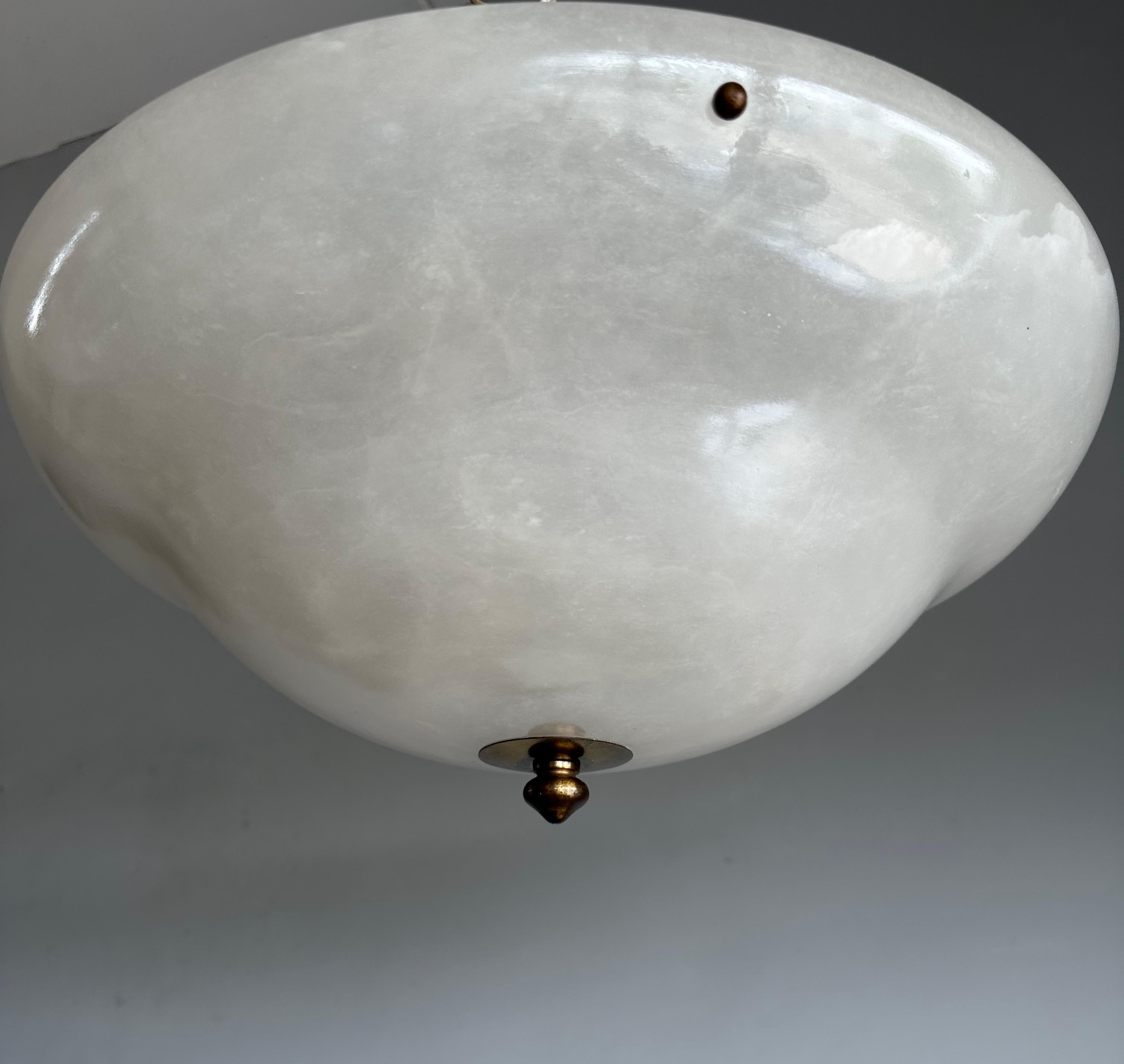Gran D. 19,5Ø y Alabastro Blanco Puro Estilo Art Decó Empotrable / Lámpara Colgante en Bueno estado para la venta en Lisse, NL