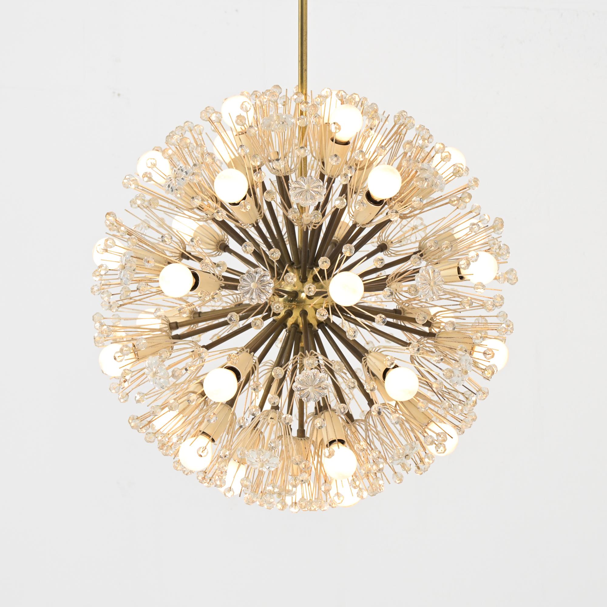 Gran lámpara Dandelion de Emil Stejnar para Rupert Nikoll mediados del siglo XX en venta