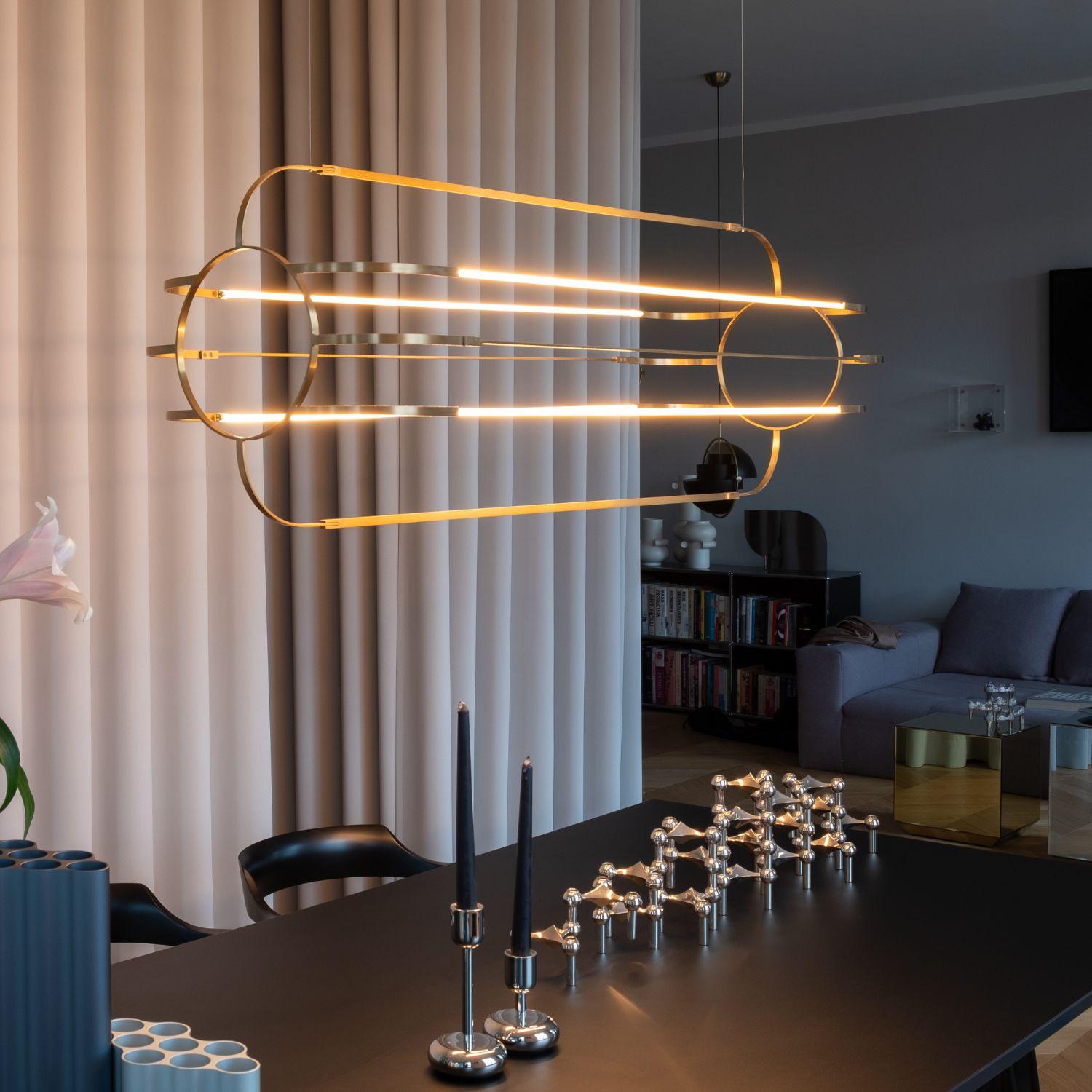 Mid-Century moderno Grande lampadario scultoreo in ottone di Daniel Becker 'Charlotte' per Moss Objects in vendita