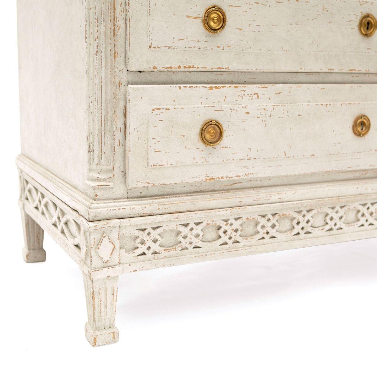 Grande cassettiera danese del XVIII secolo Luigi XVI Grigio chiaro in vendita 1