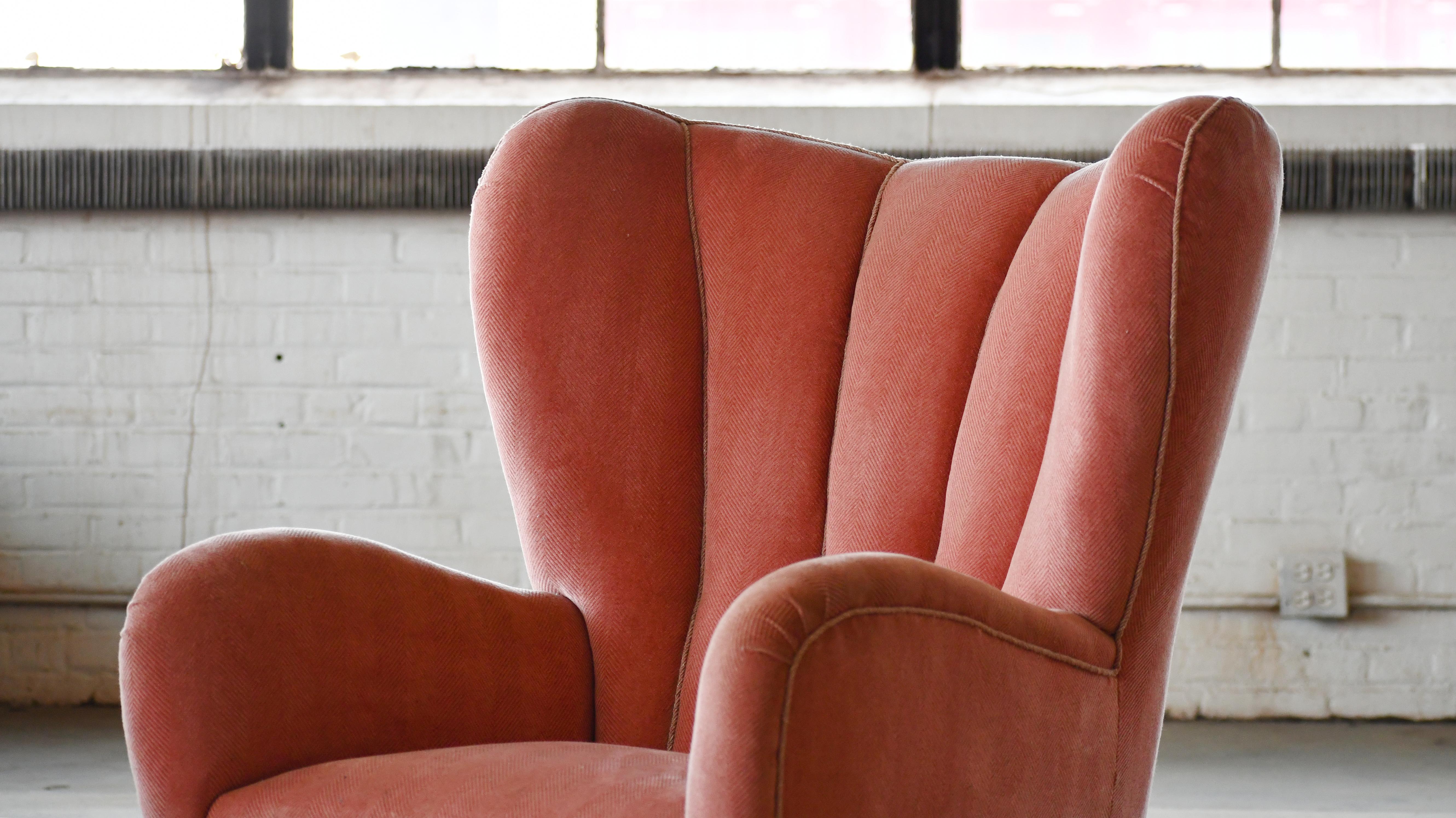 Large Danish 1940's Channelback Lounge Chair in Pink Mohair Round Organic Shape In Good Condition For Sale In Bridgeport, CT