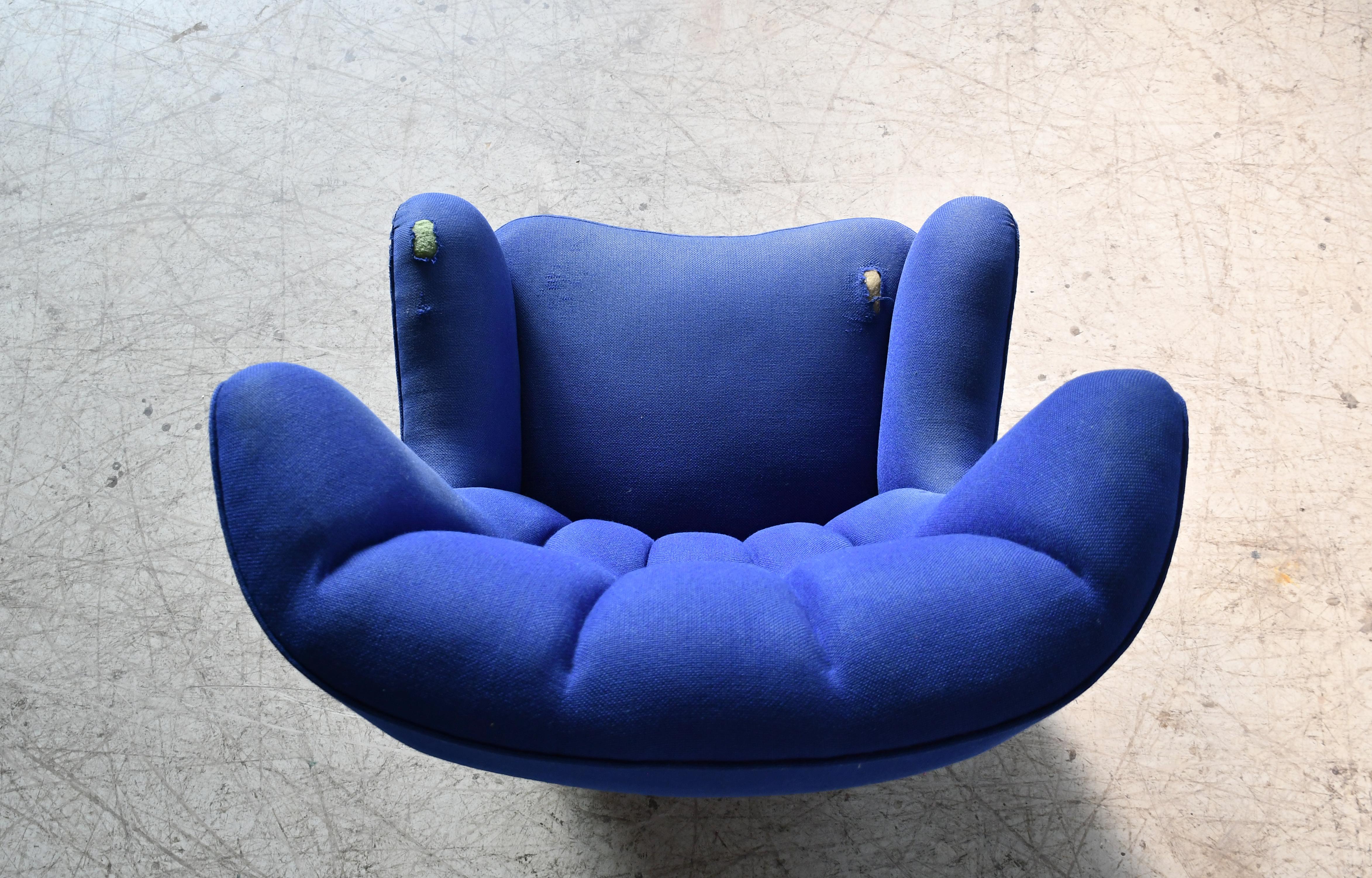 Gran sillón danés de 1940 con respaldo de canal y forma redonda y orgánica en Bueno estado para la venta en Bridgeport, CT
