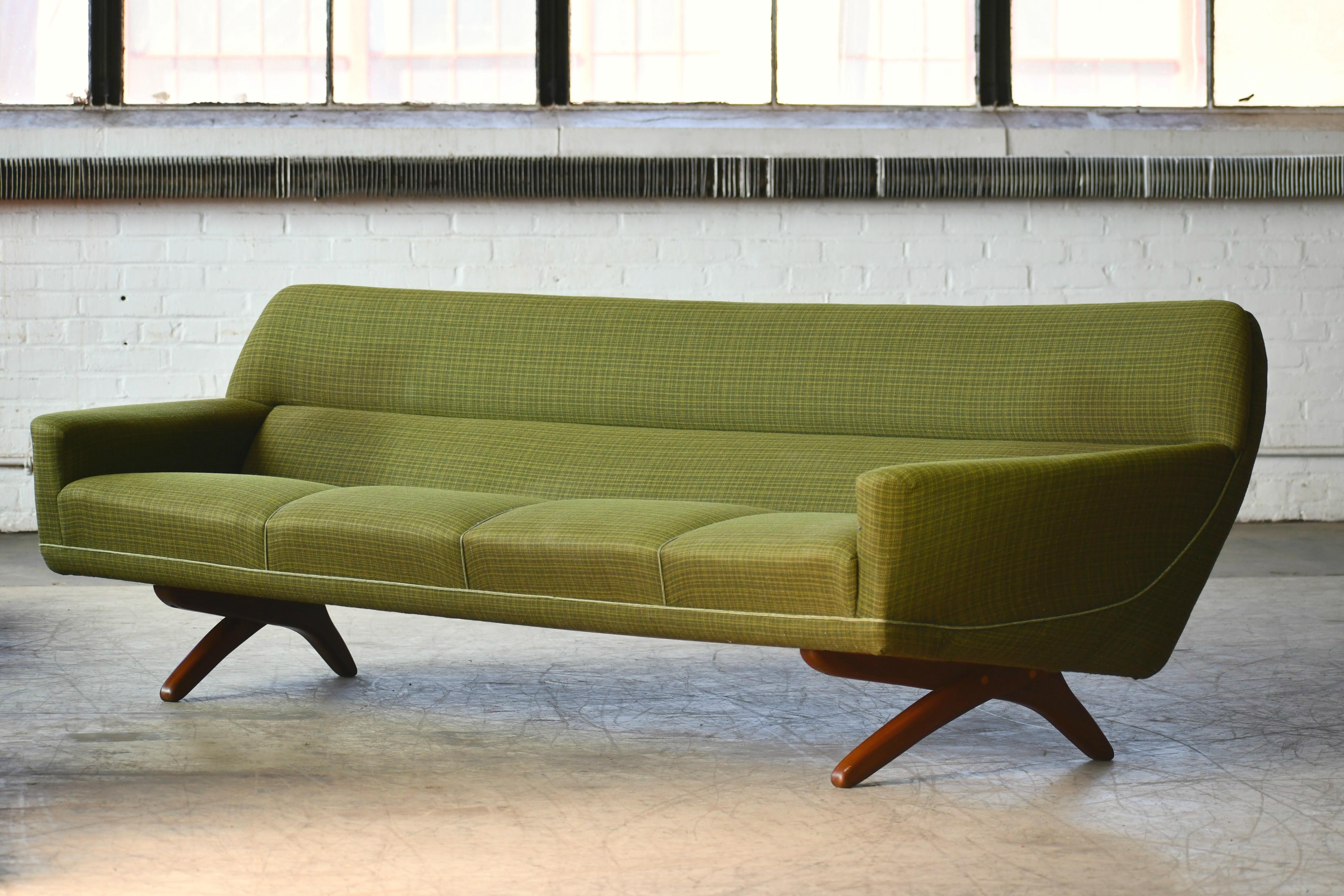 Large Danish 1960s Curved Sofa Teak Scissor Legs by Illum Wikkelso In Good Condition In Bridgeport, CT