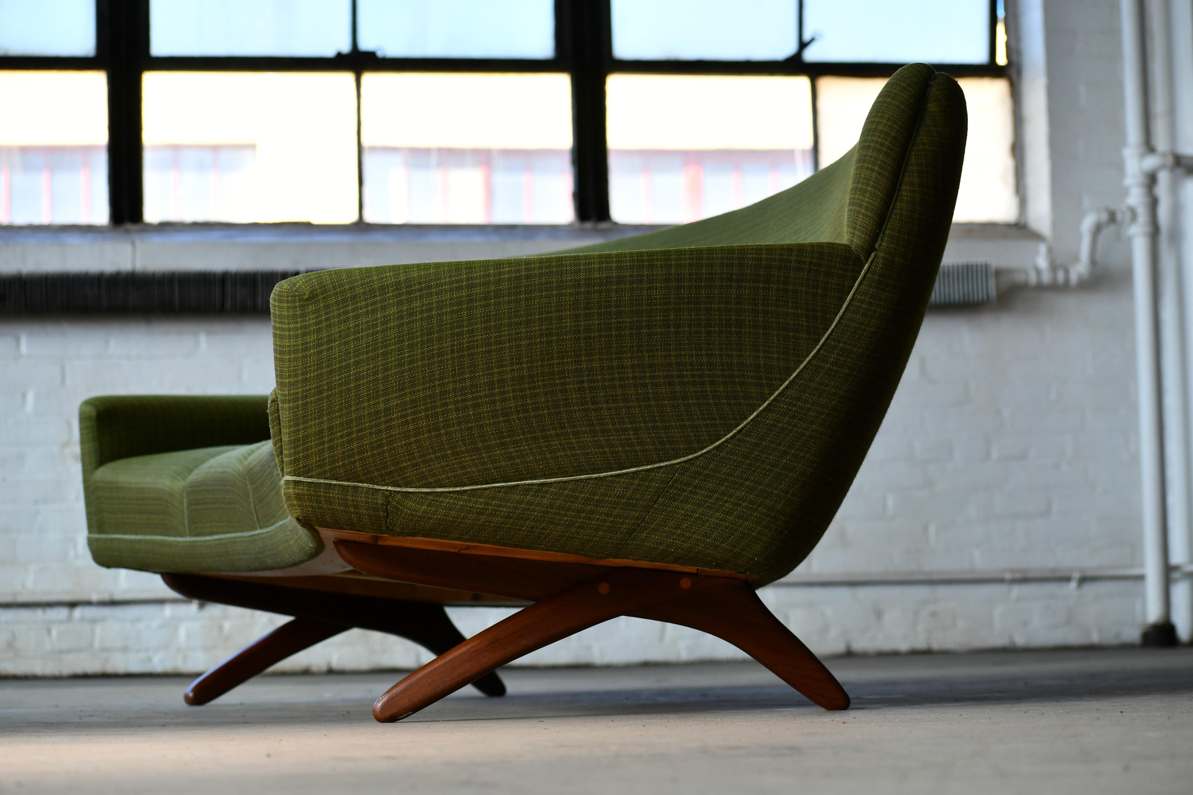 Mid-20th Century Large Danish 1960s Curved Sofa Teak Scissor Legs by Illum Wikkelso