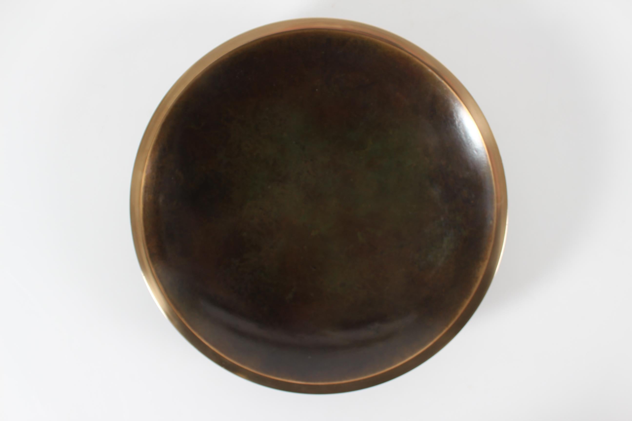 Danois Grand bol bas décoratif danois Art Déco Just Andersen en bronze, années 1930 en vente