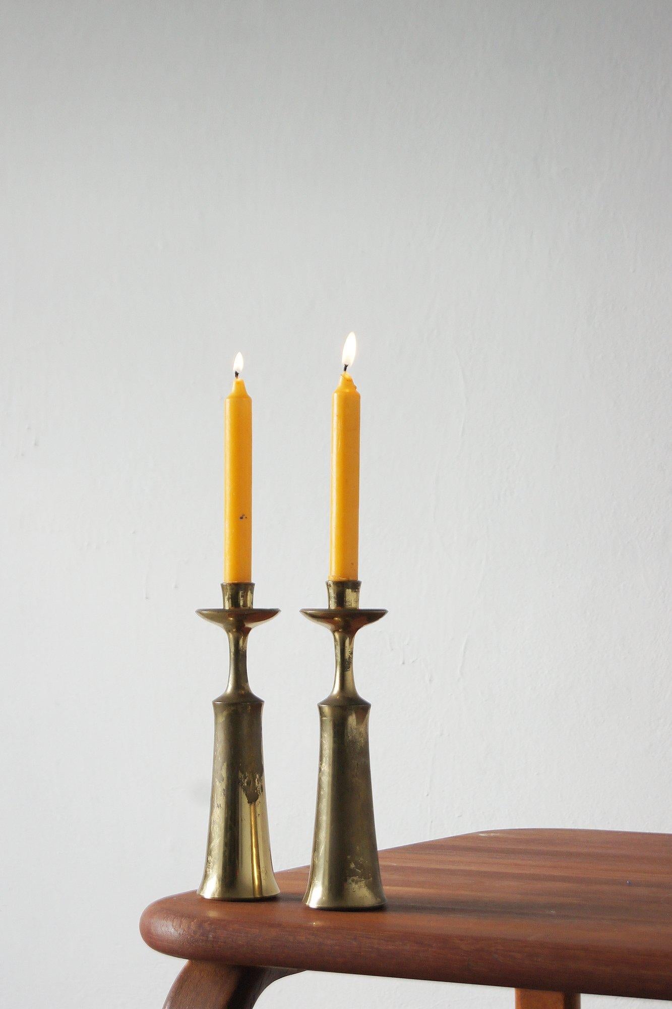 Scandinavo moderno Grandi candelabri danesi in ottone di Jens Harald Quistgaard per IHQ, anni '60, set di in vendita