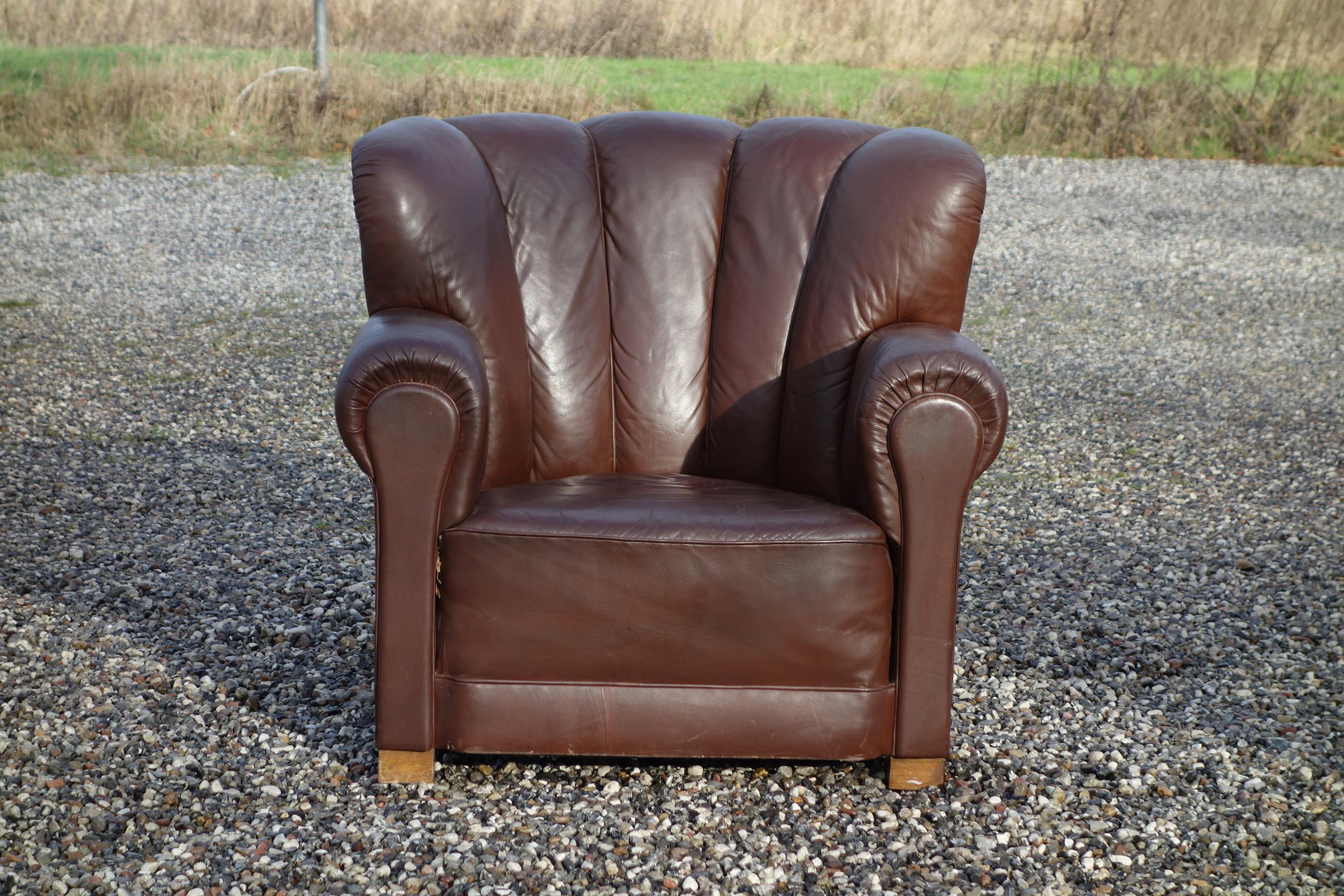 Grande chaise d'ébéniste danoise des années 1940 en magnifique cuir patiné 1