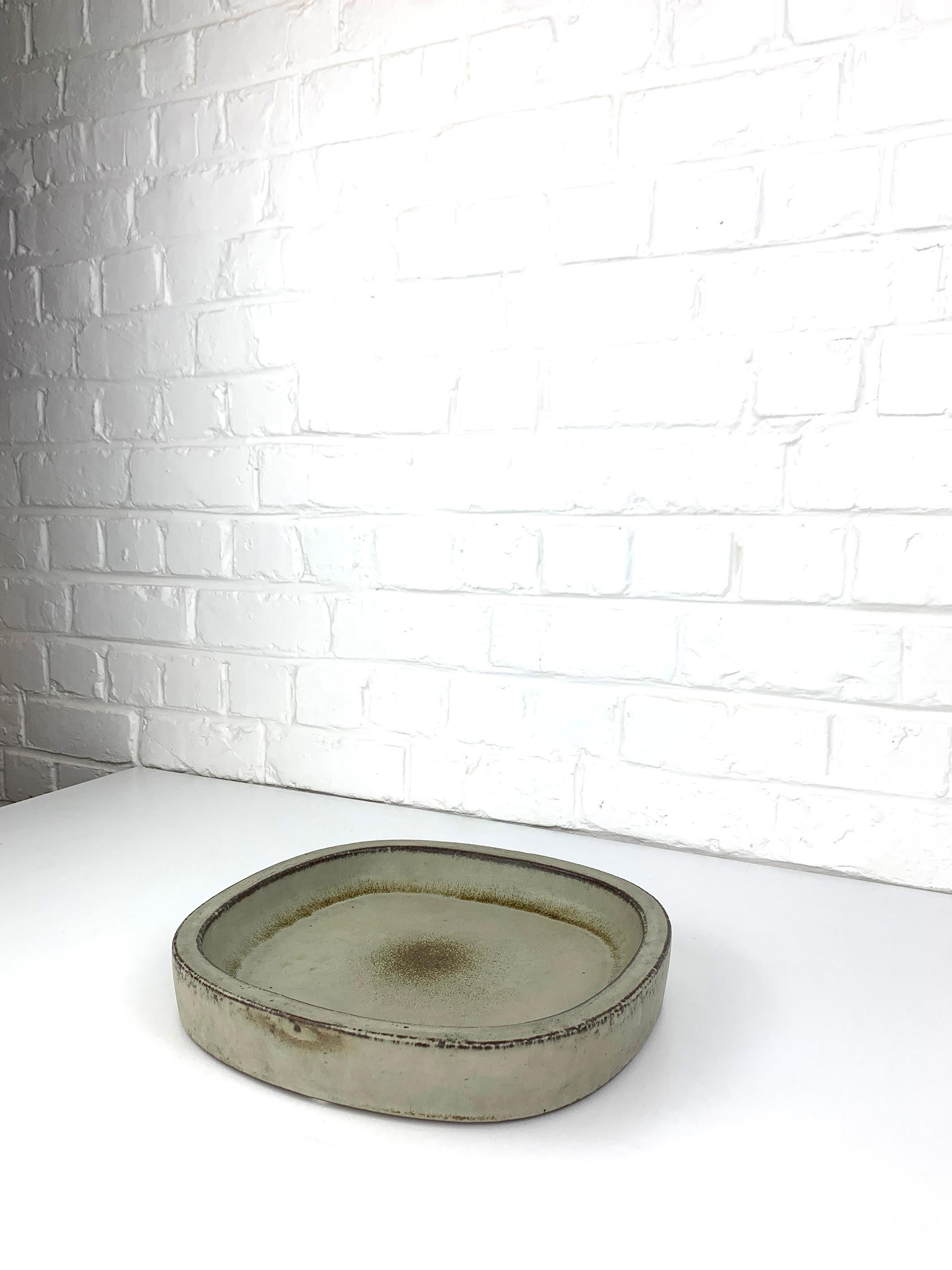 Scandinavian Modern Large danish Ceramic Dish Bowl Palshus Denmark Per & Annelise Linnemann-Schmidt For Sale