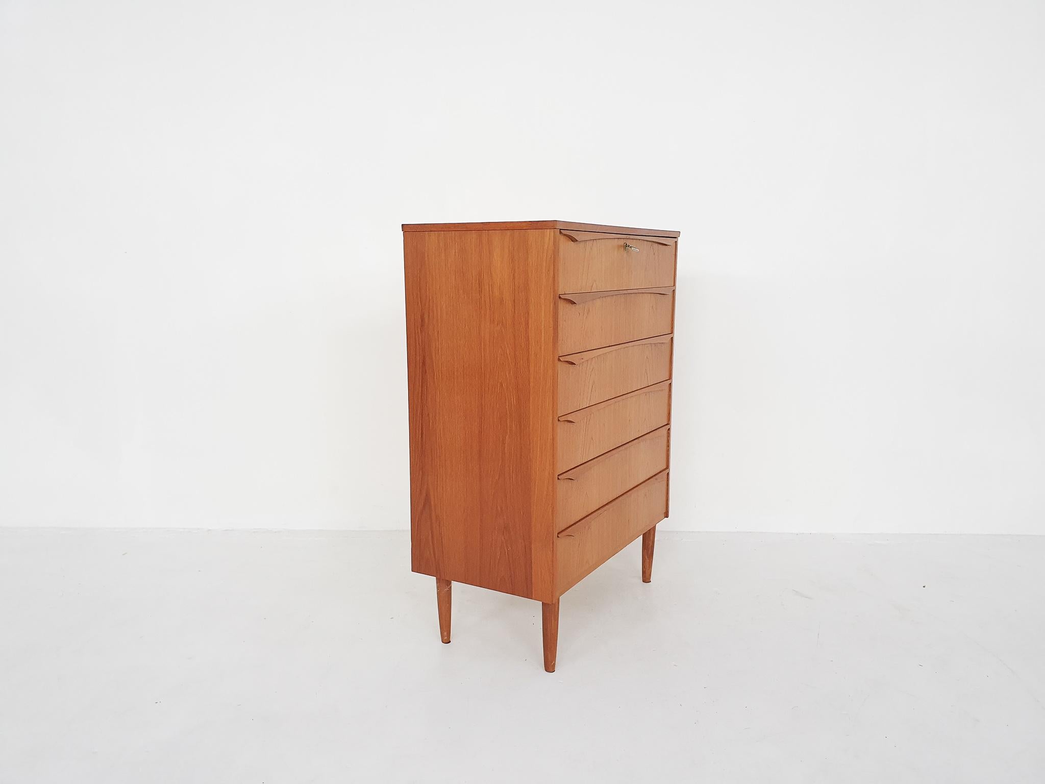 Large Danish Chest of Drawers in Teak, 1960s 1