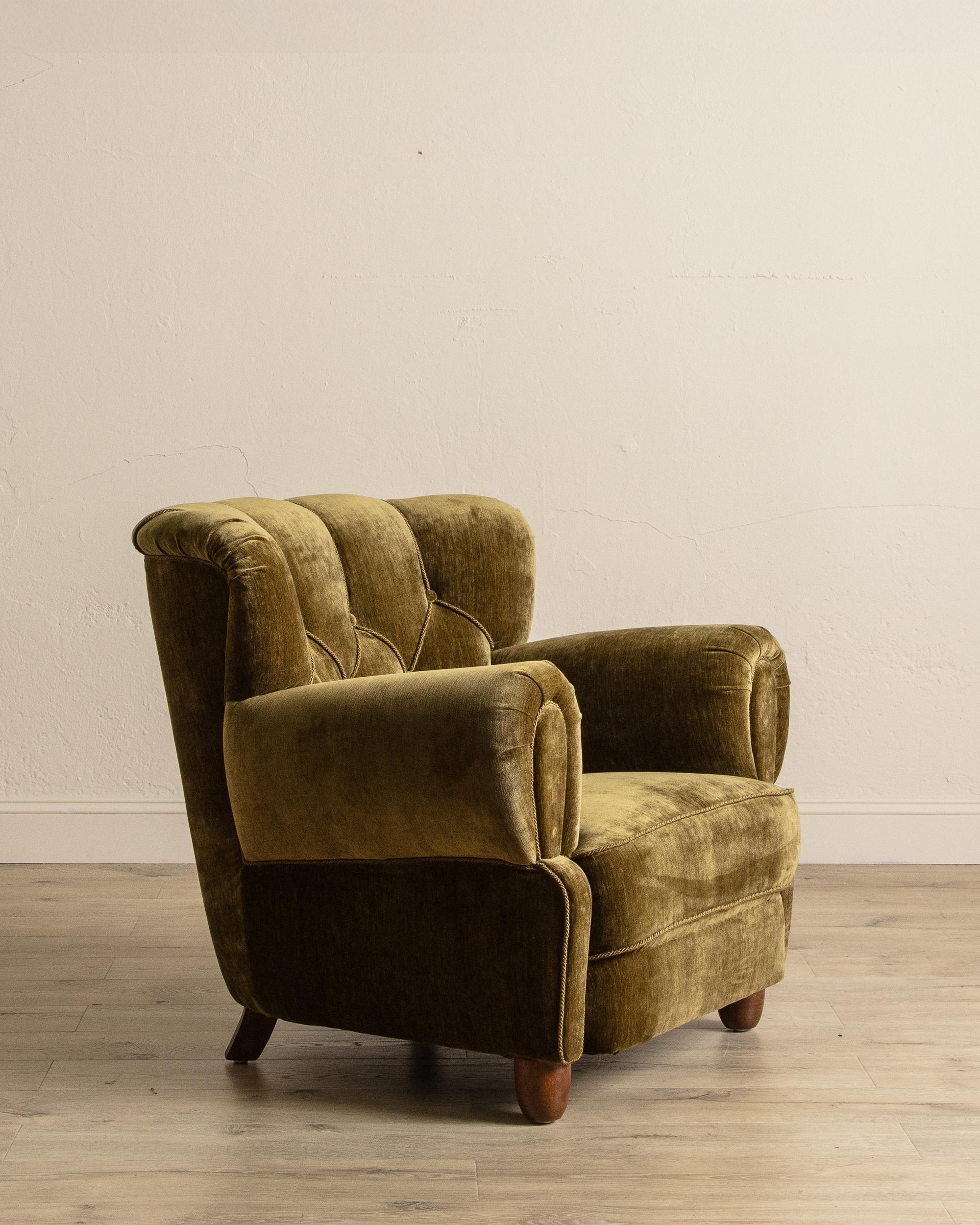 Mid-Century Modern Large Danish Club Chair In Marled Olive Velvet, Denmark, 1940'S For Sale