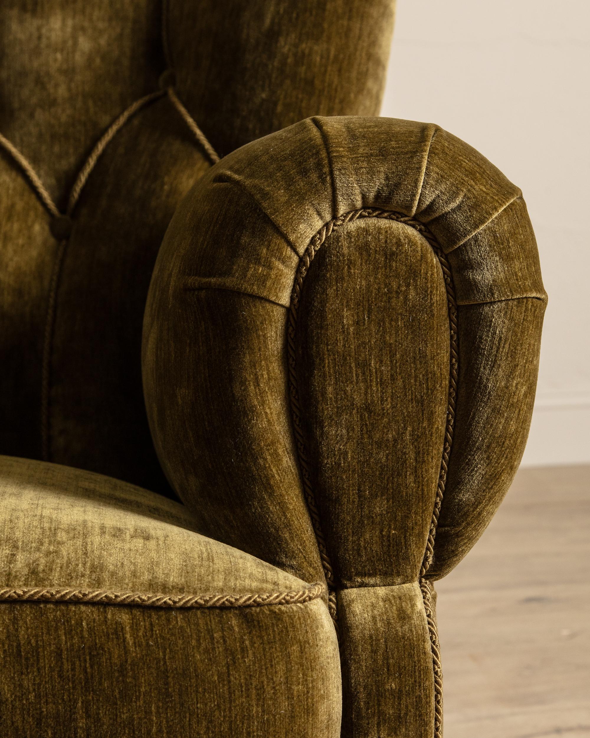 Large Danish Club Chair In Marled Olive Velvet, Denmark, 1940'S For Sale 3